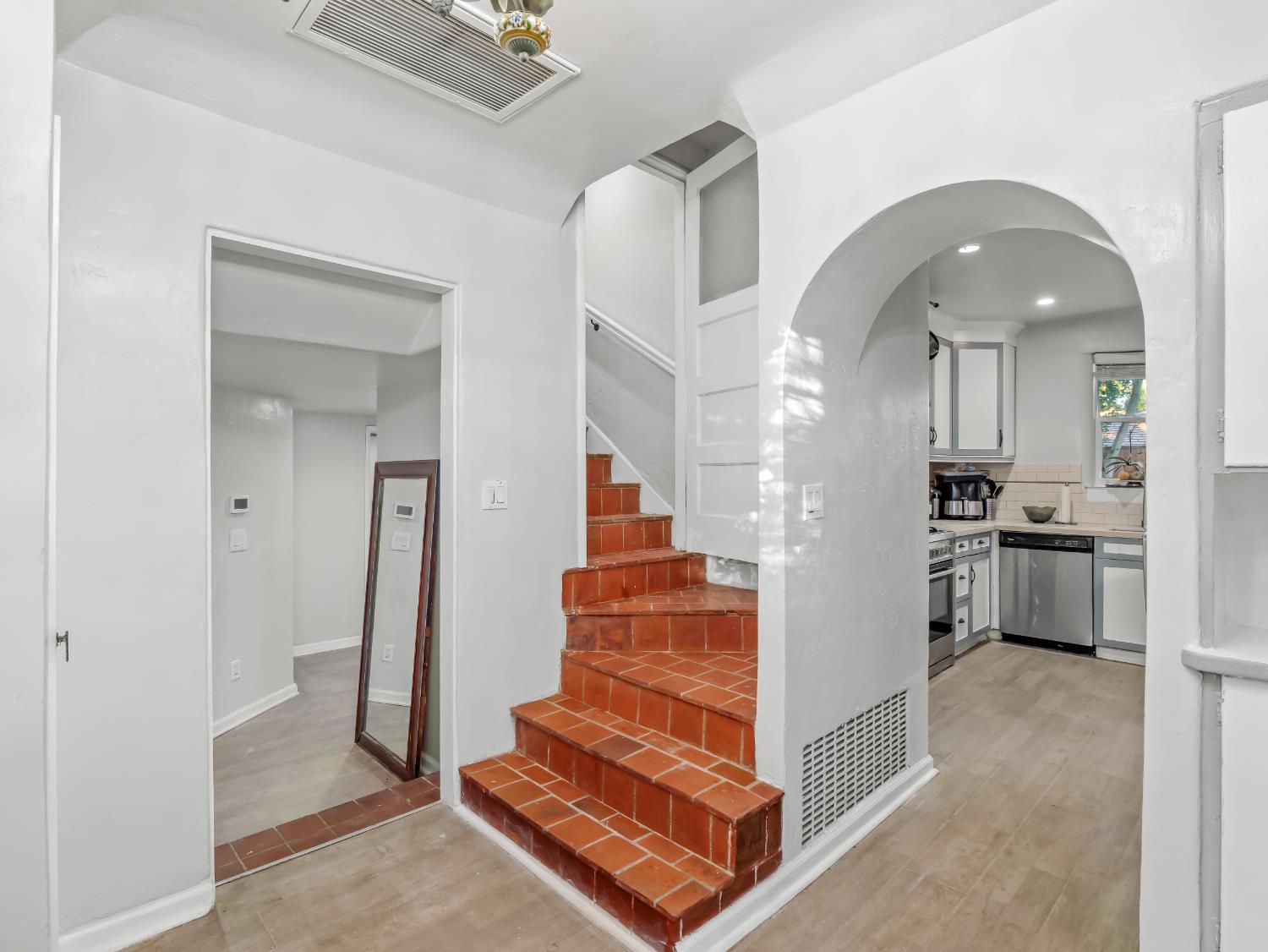 4012 N Wishon Ave, Fresno, CA 93704