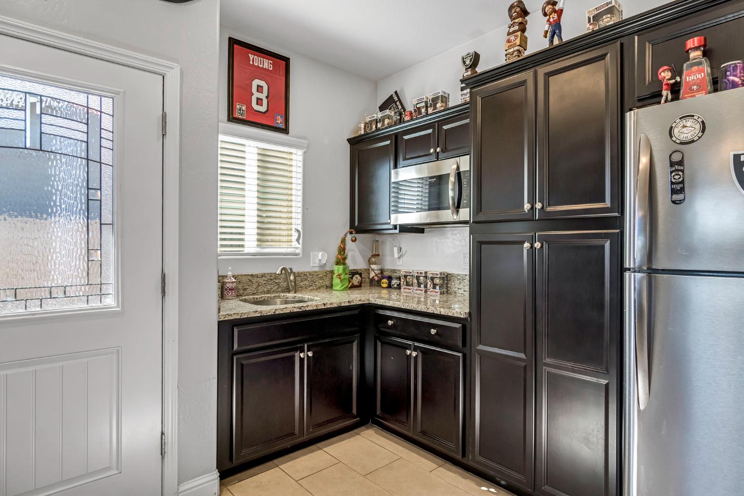 2425 N Divisadero St, Visalia, CA 93291