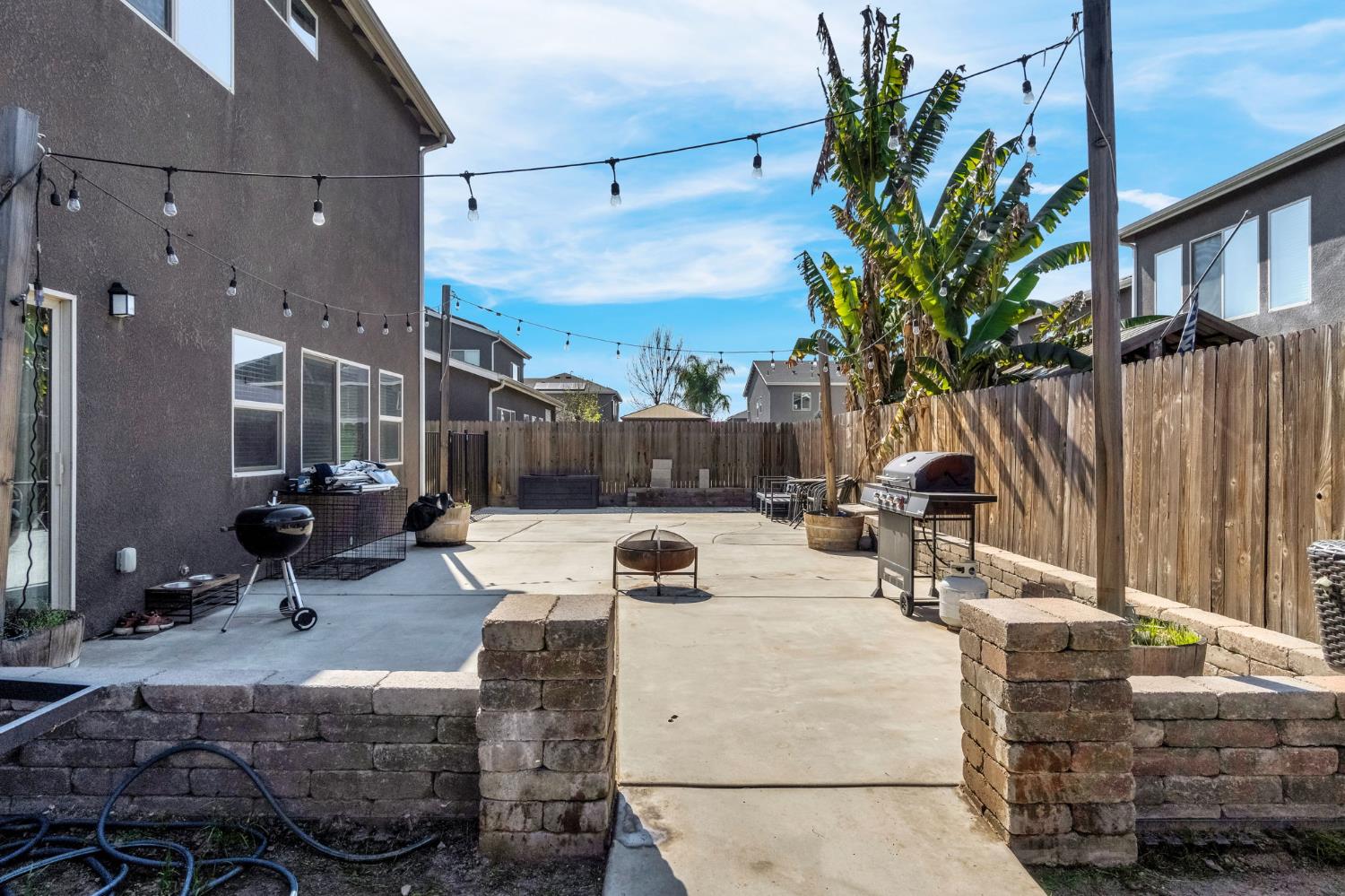 2425 N Divisadero St, Visalia, CA 93291