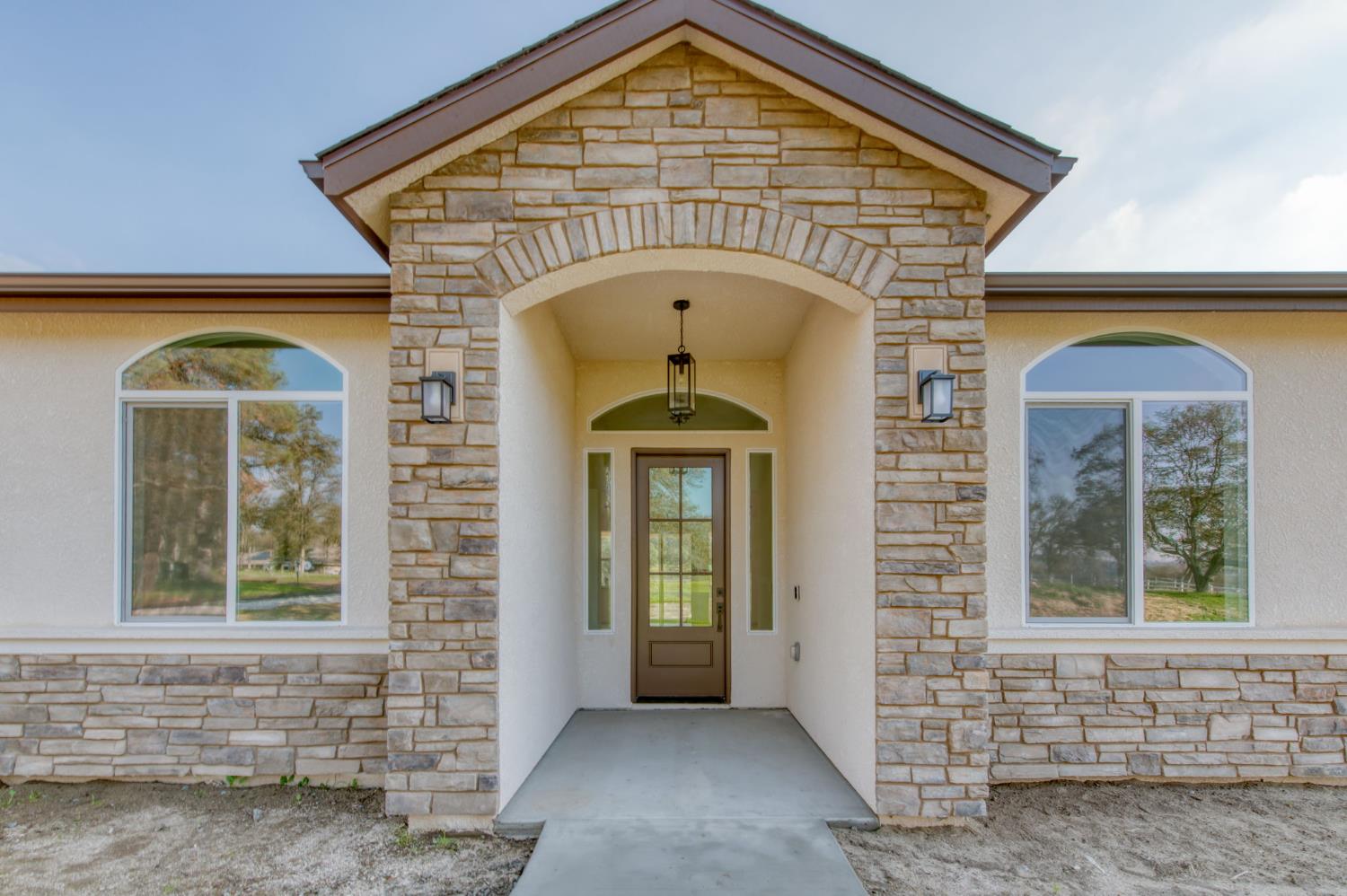 6413 N Pima Ave, Fresno, CA 93722