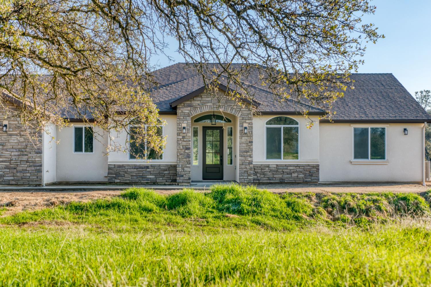 6413 N Pima Ave, Fresno, CA 93722