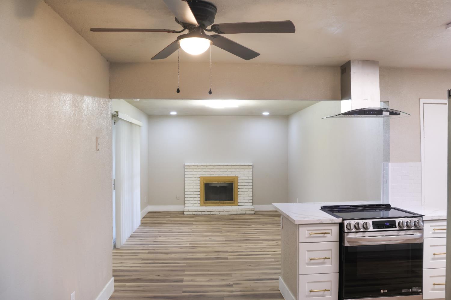 3043 N Brunswick Ave, Fresno, CA 93722