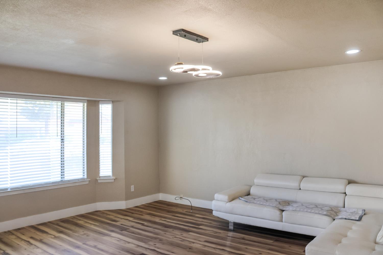 3043 N Brunswick Ave, Fresno, CA 93722