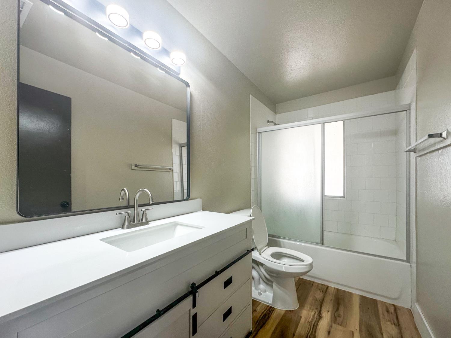 3043 N Brunswick Ave, Fresno, CA 93722