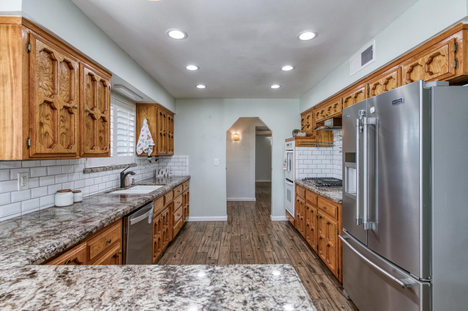 6732 E Harvey Ave, Fresno, CA 93727