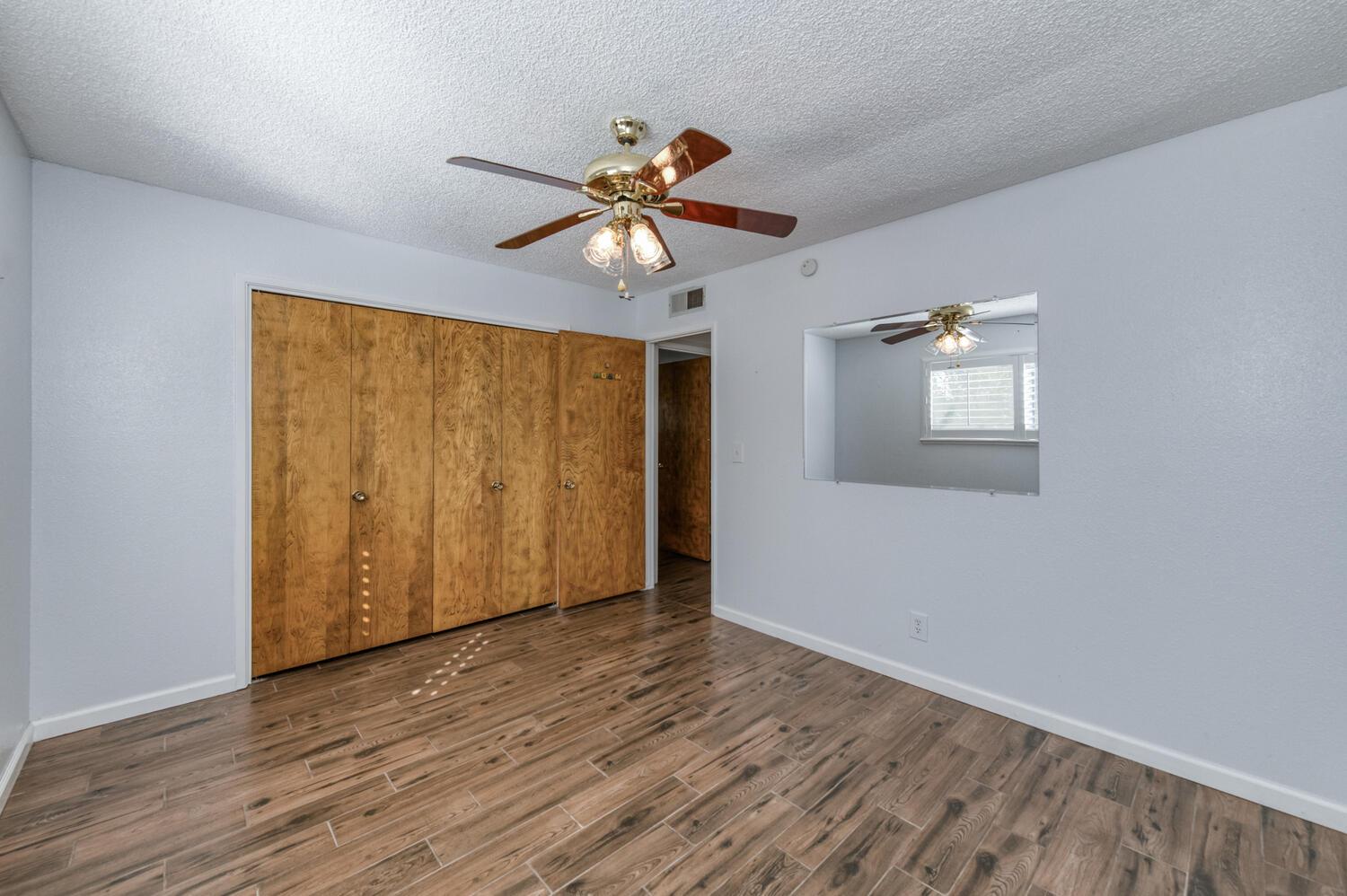 6732 E Harvey Ave, Fresno, CA 93727