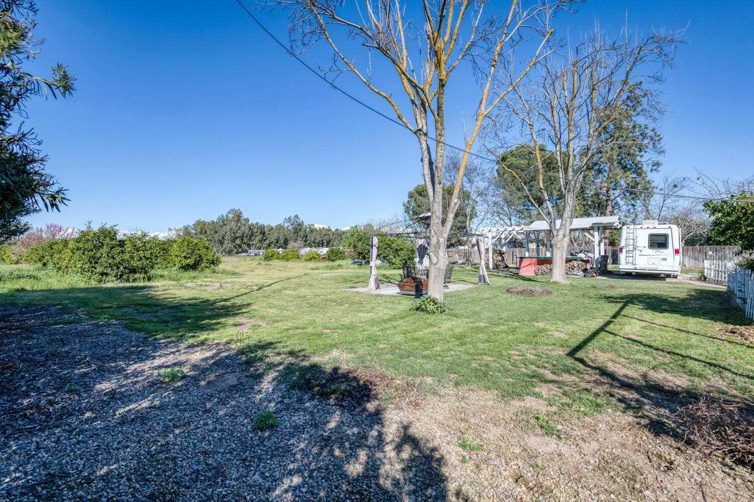 6732 E Harvey Ave, Fresno, CA 93727