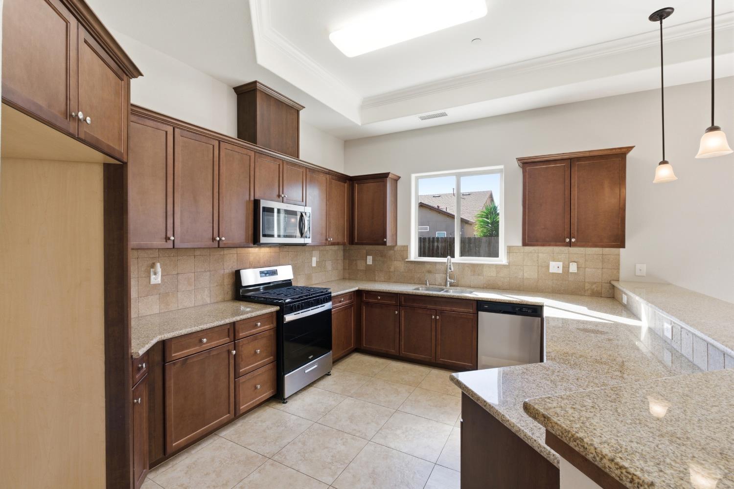 3108 Capistrano Dr, Madera, CA 93637