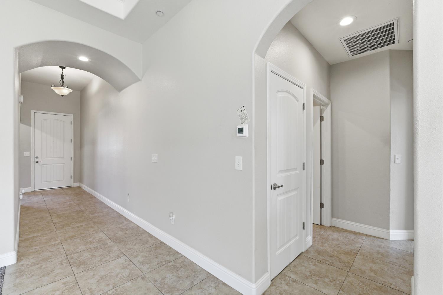 3108 Capistrano Dr, Madera, CA 93637