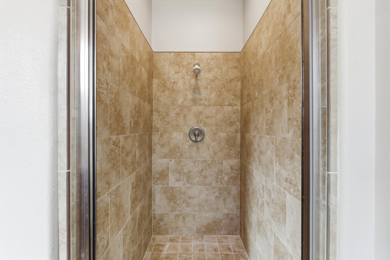 3108 Capistrano Dr, Madera, CA 93637