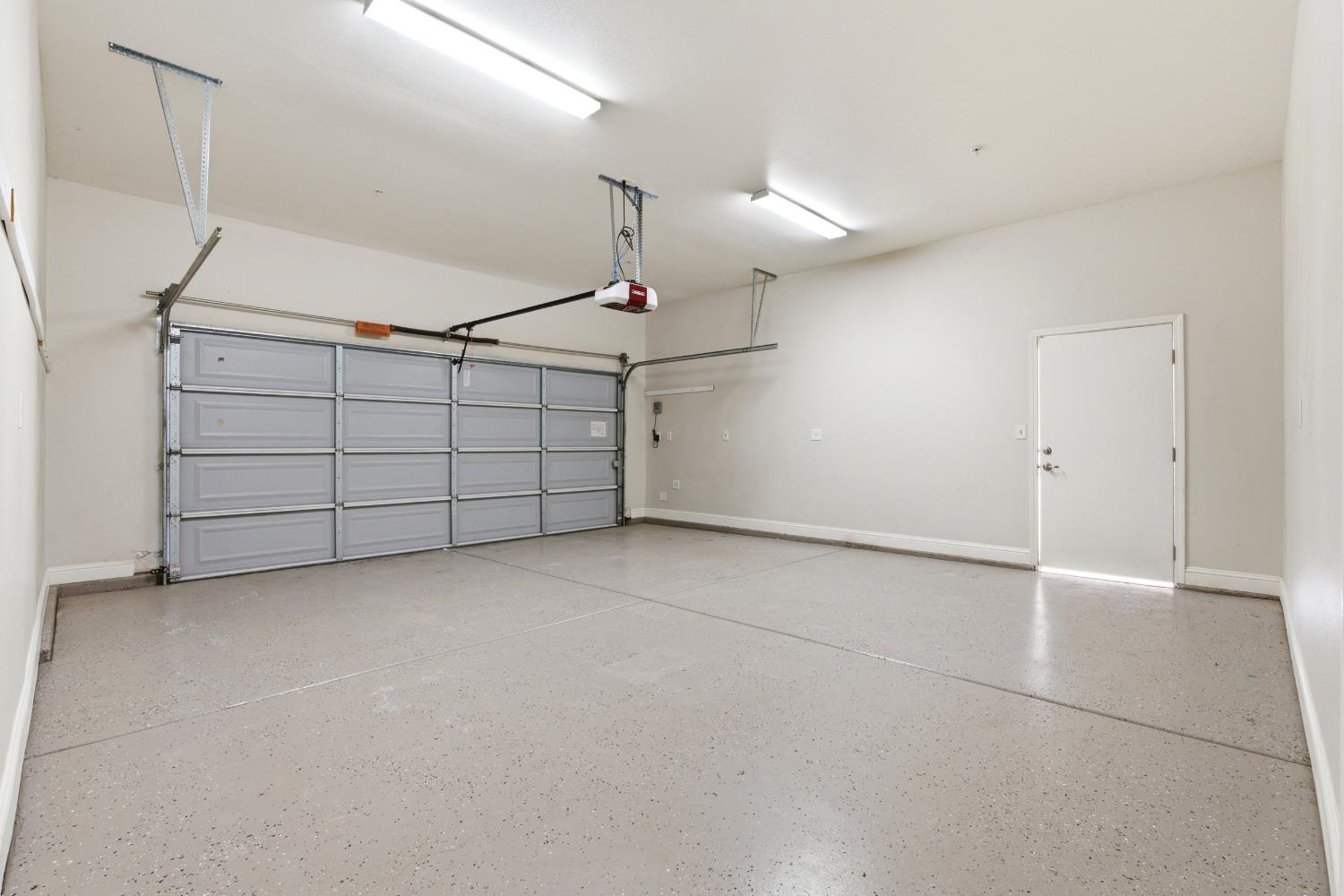 3108 Capistrano Dr, Madera, CA 93637