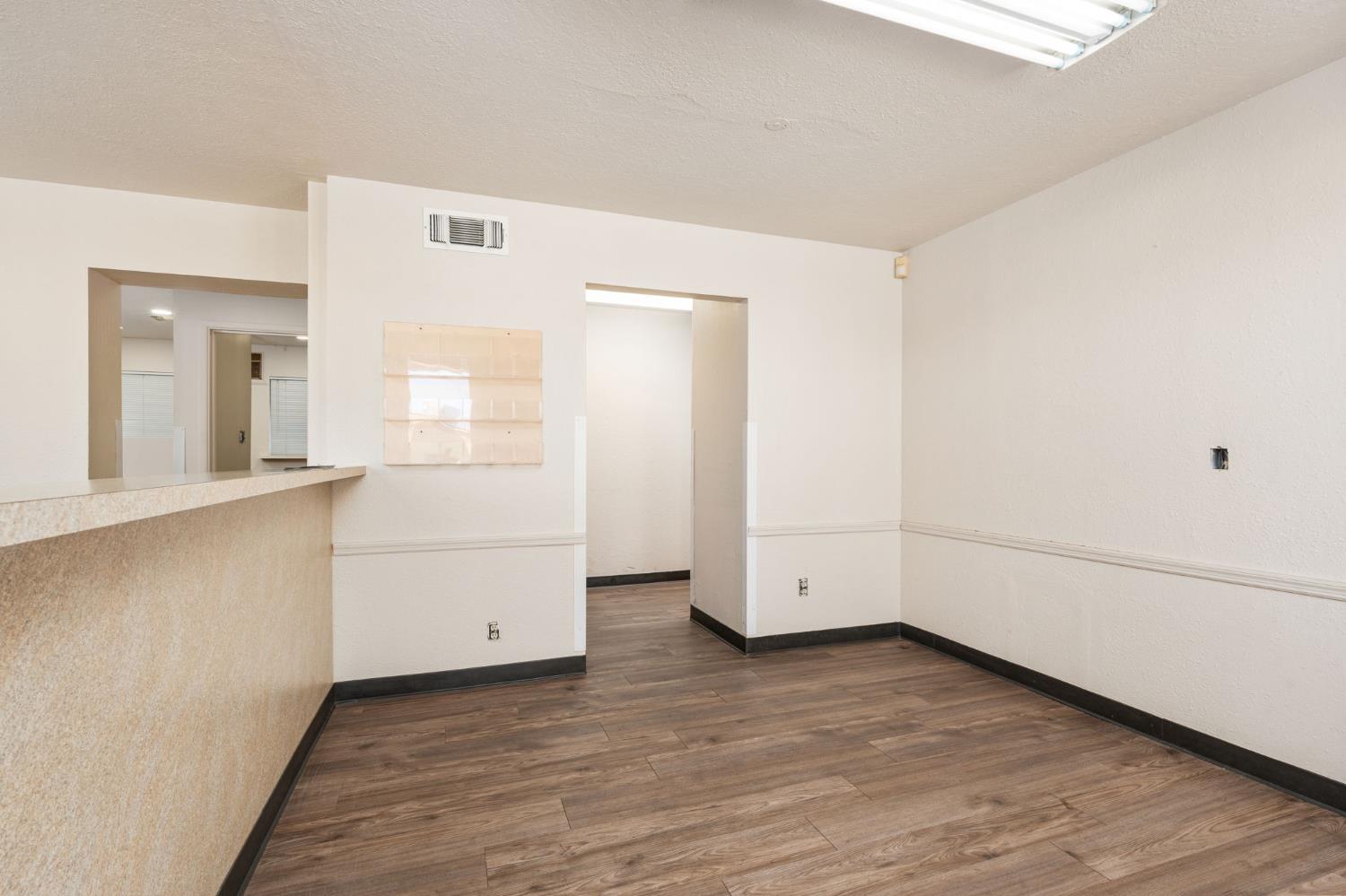 422 E Shields Ave, Fresno, CA 93704