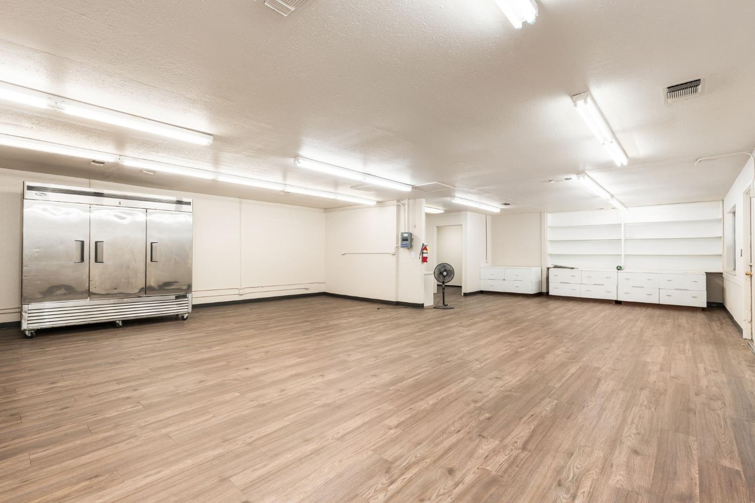 422 E Shields Ave, Fresno, CA 93704