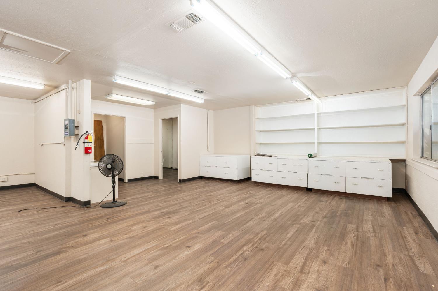 422 E Shields Ave, Fresno, CA 93704