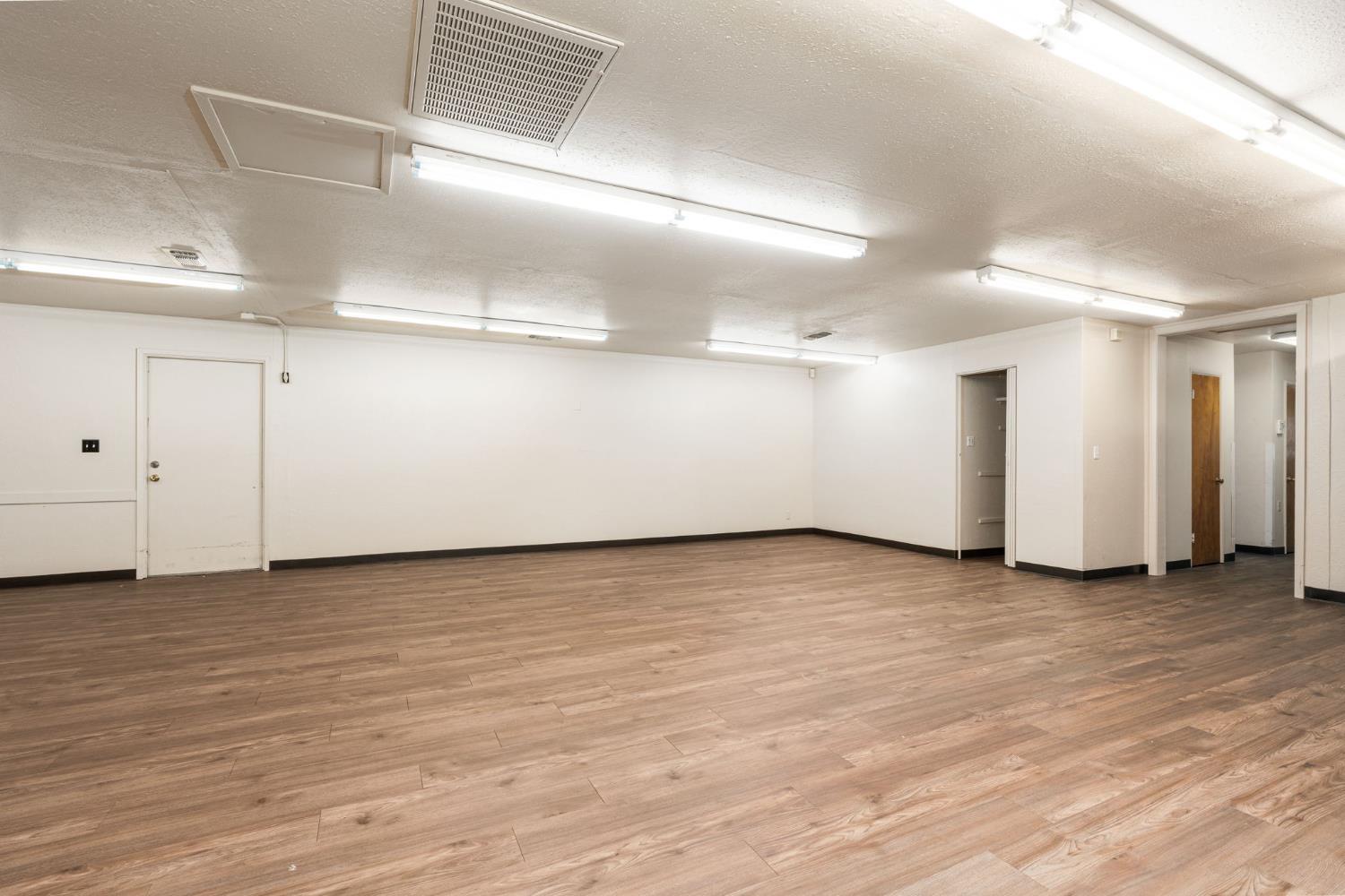 422 E Shields Ave, Fresno, CA 93704