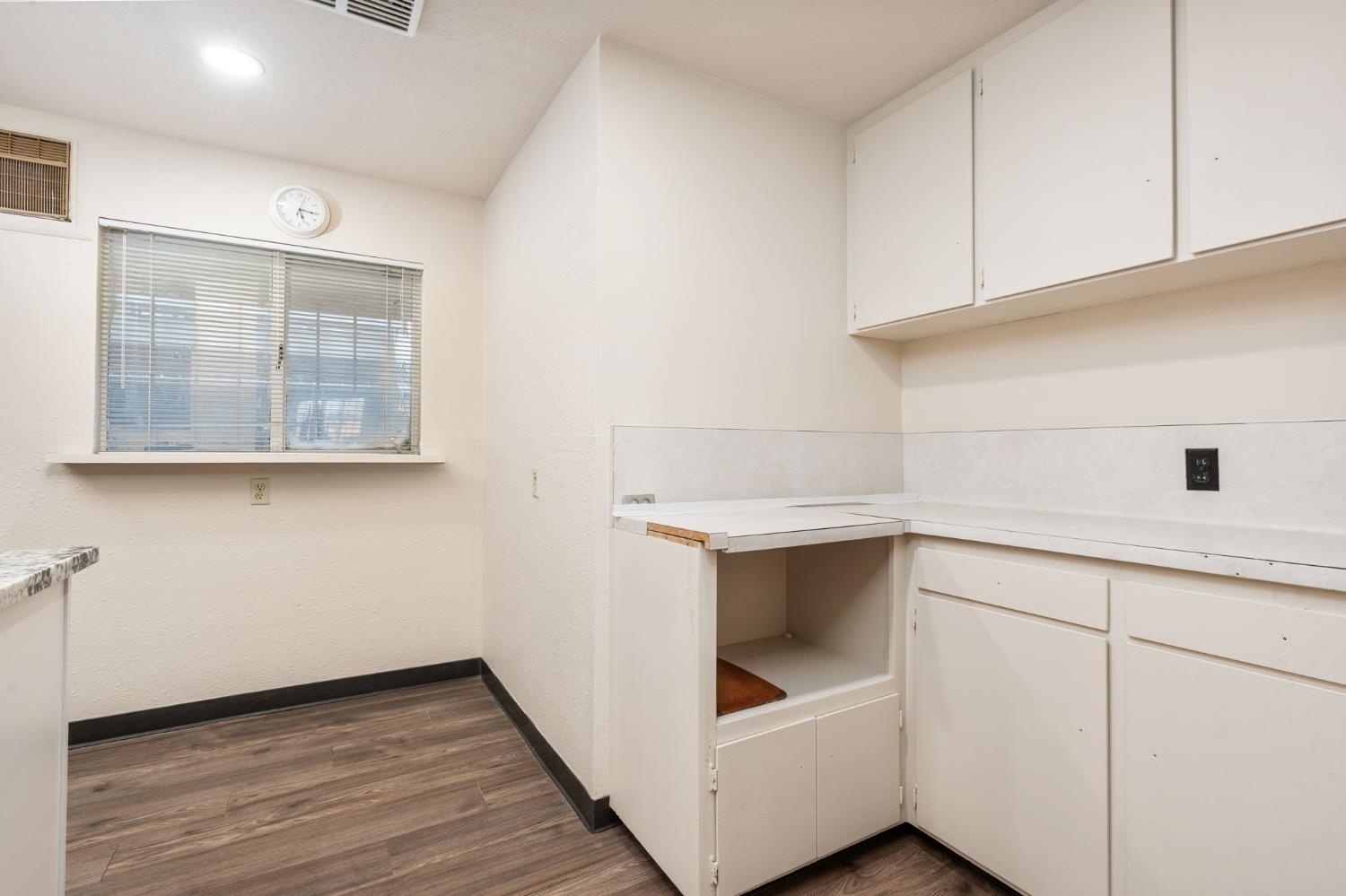 422 E Shields Ave, Fresno, CA 93704