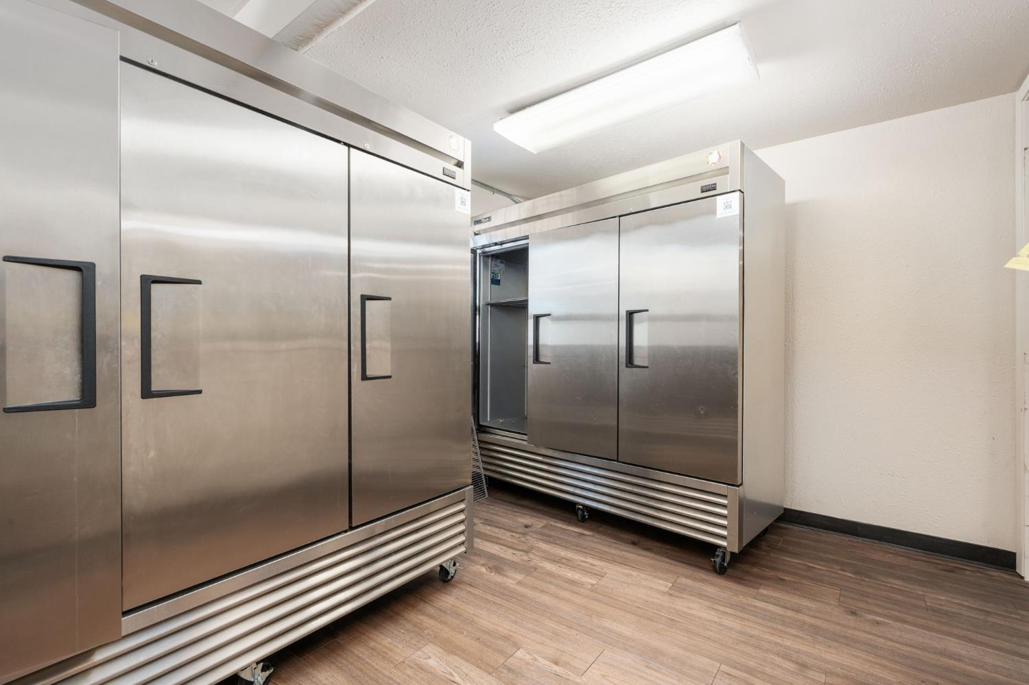 422 E Shields Ave, Fresno, CA 93704