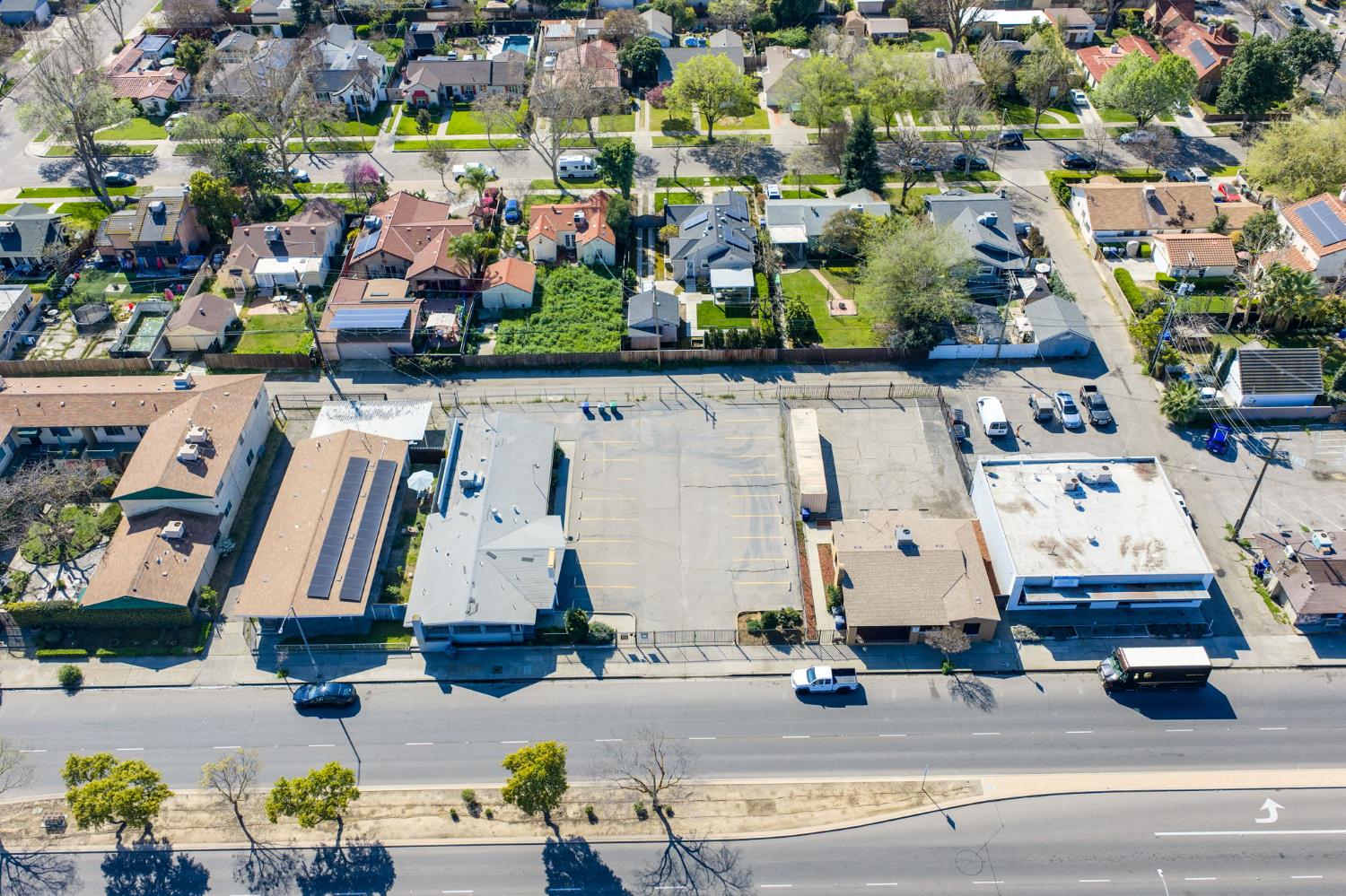 422 E Shields Ave, Fresno, CA 93704