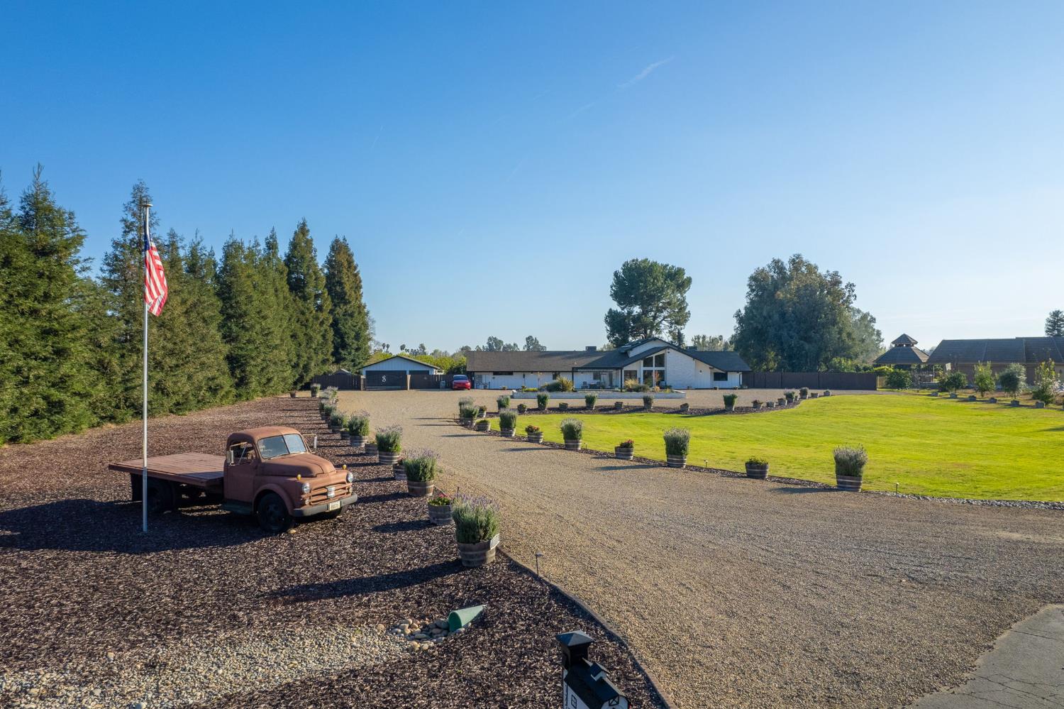 11735 E Santa Ana Ave, Clovis, CA 93619