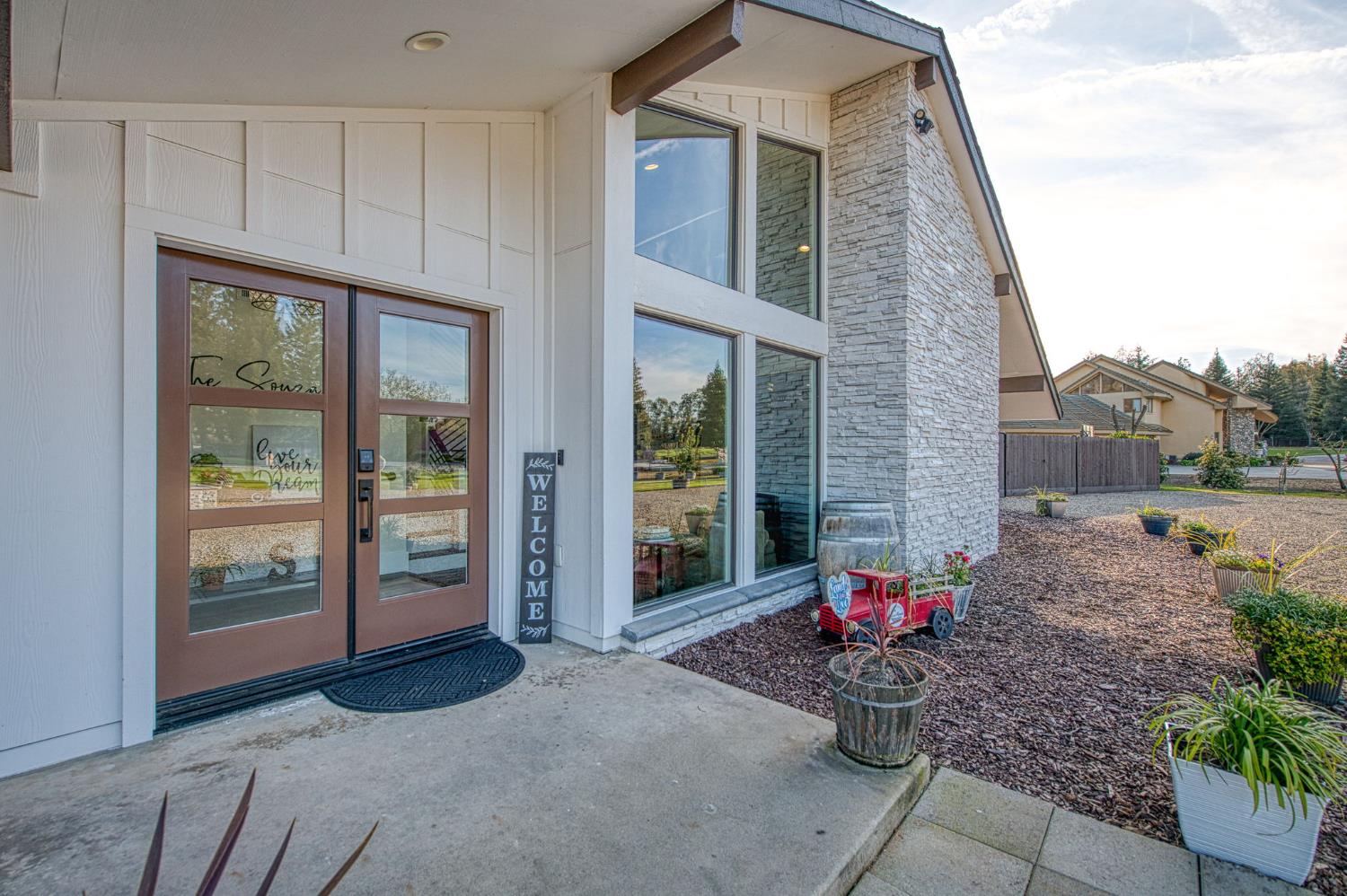 11735 E Santa Ana Ave, Clovis, CA 93619