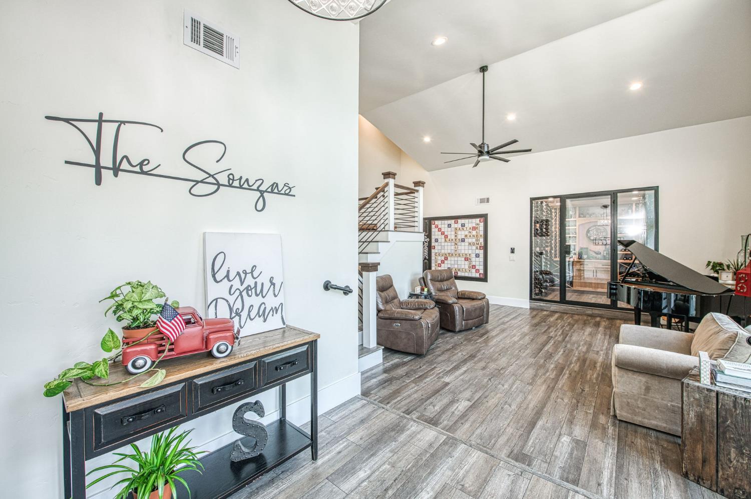 11735 E Santa Ana Ave, Clovis, CA 93619