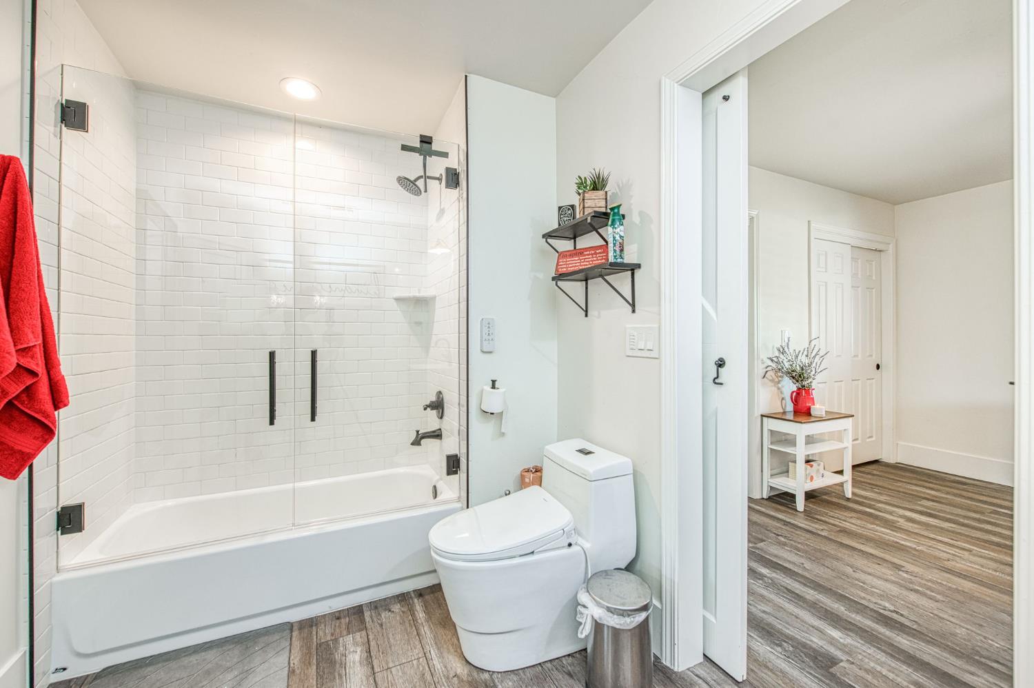 11735 E Santa Ana Ave, Clovis, CA 93619