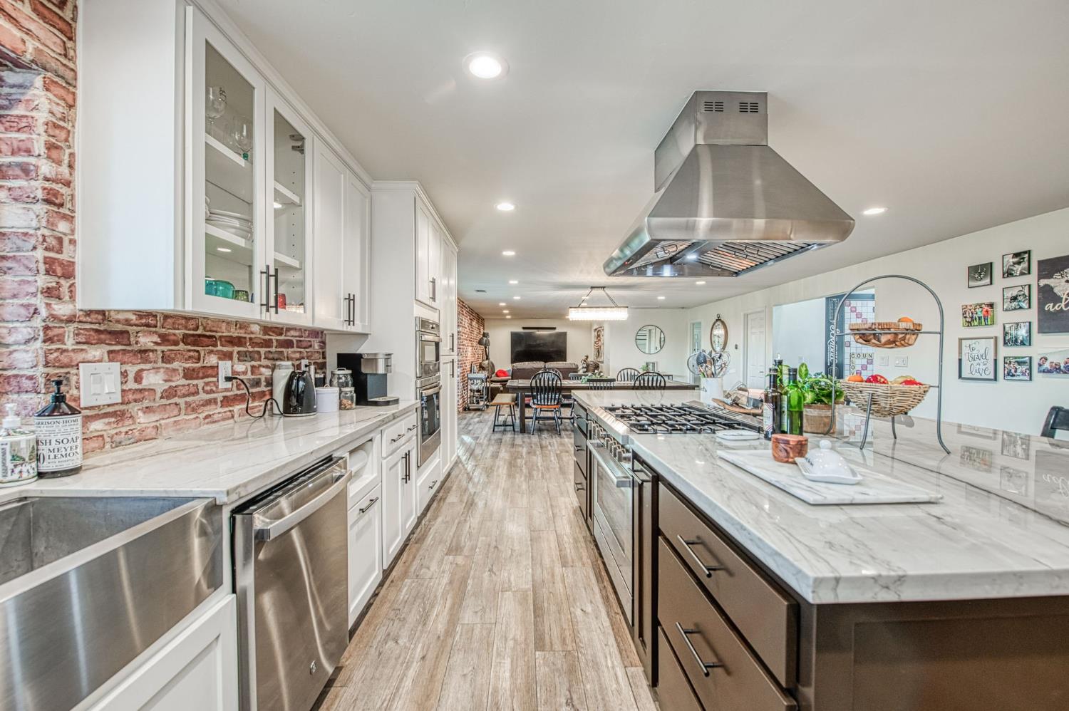 11735 E Santa Ana Ave, Clovis, CA 93619