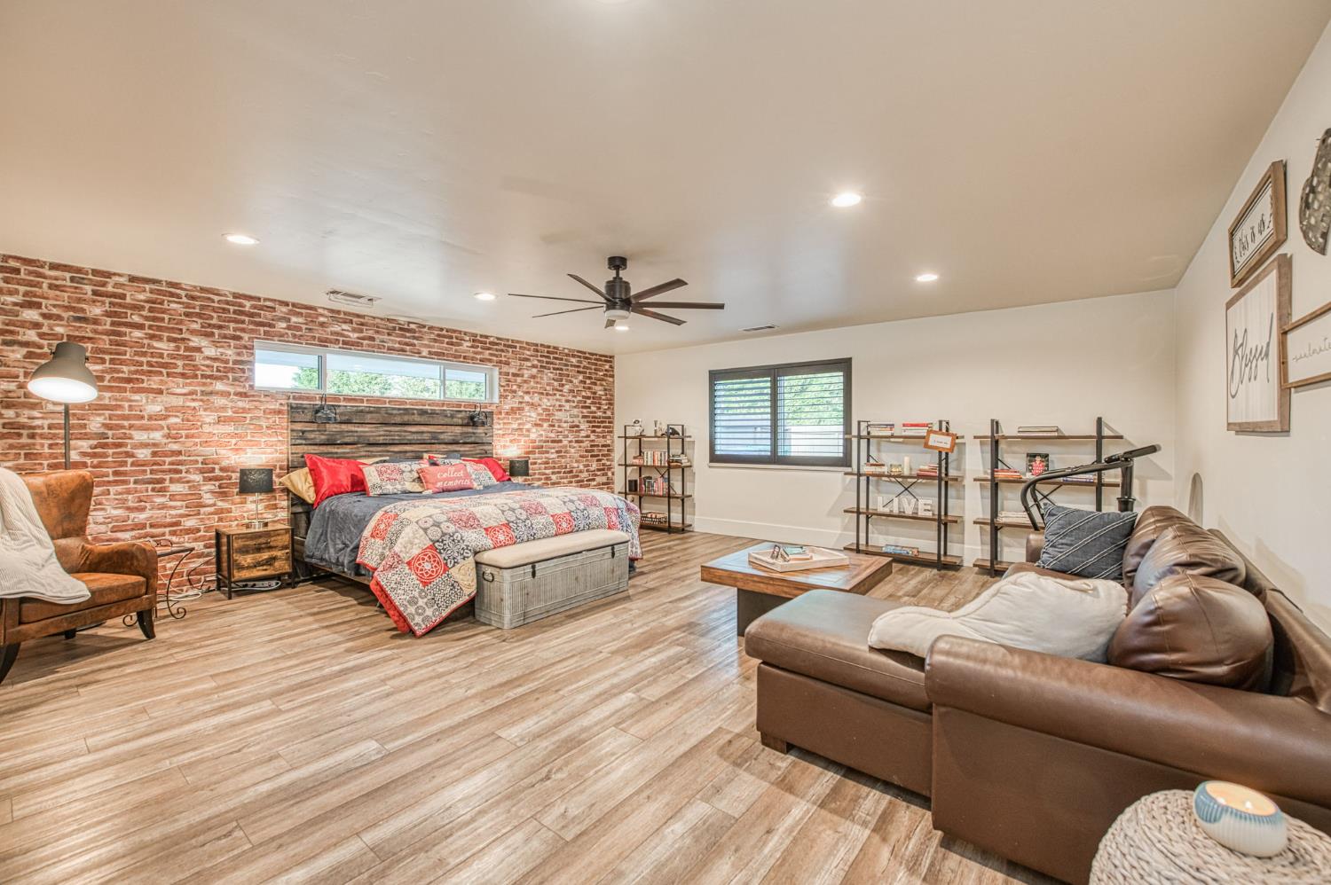 11735 E Santa Ana Ave, Clovis, CA 93619