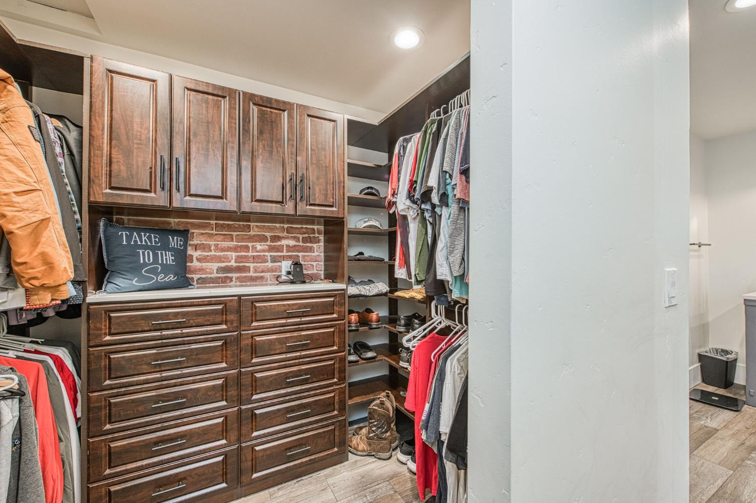 11735 E Santa Ana Ave, Clovis, CA 93619