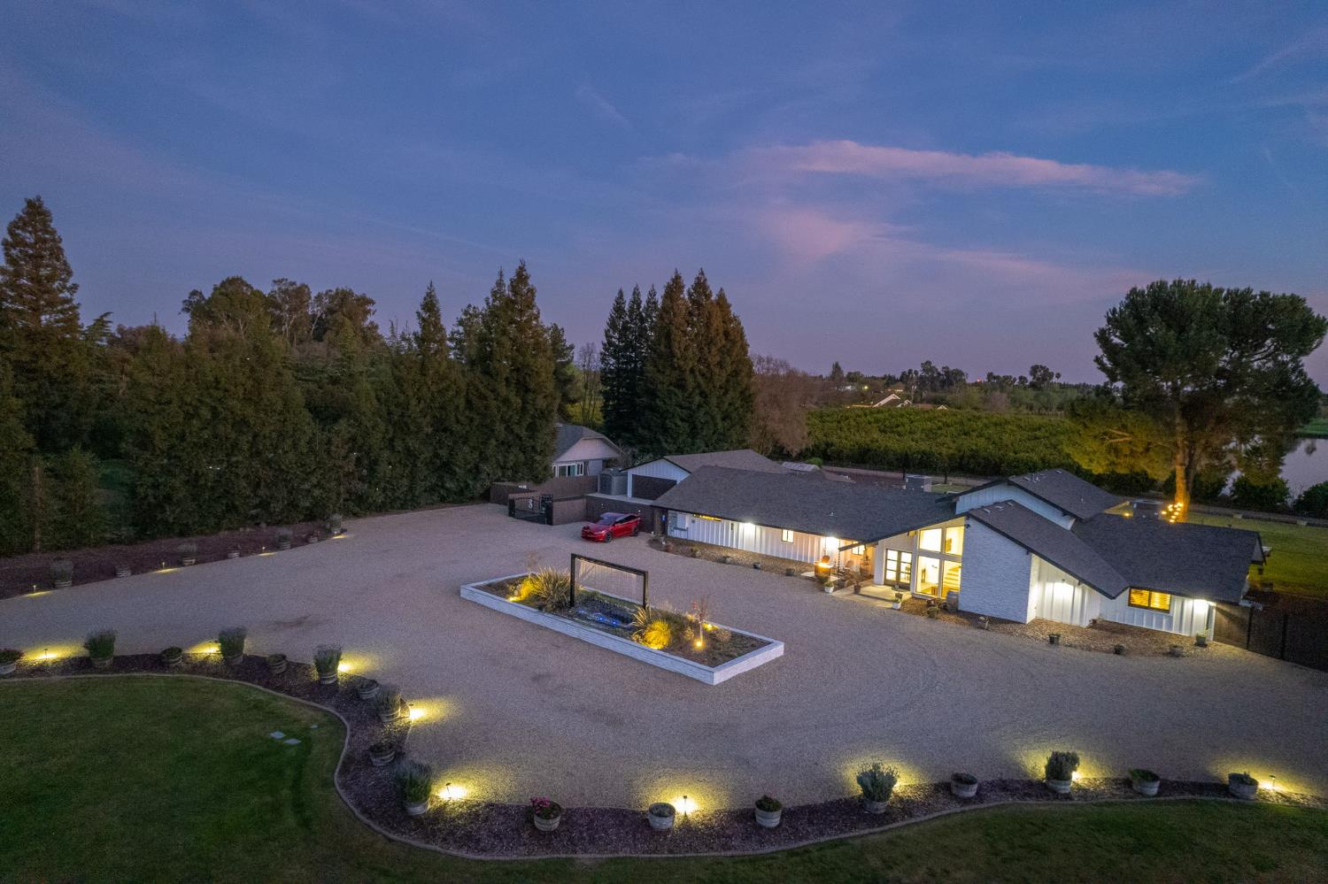 11735 E Santa Ana Ave, Clovis, CA 93619