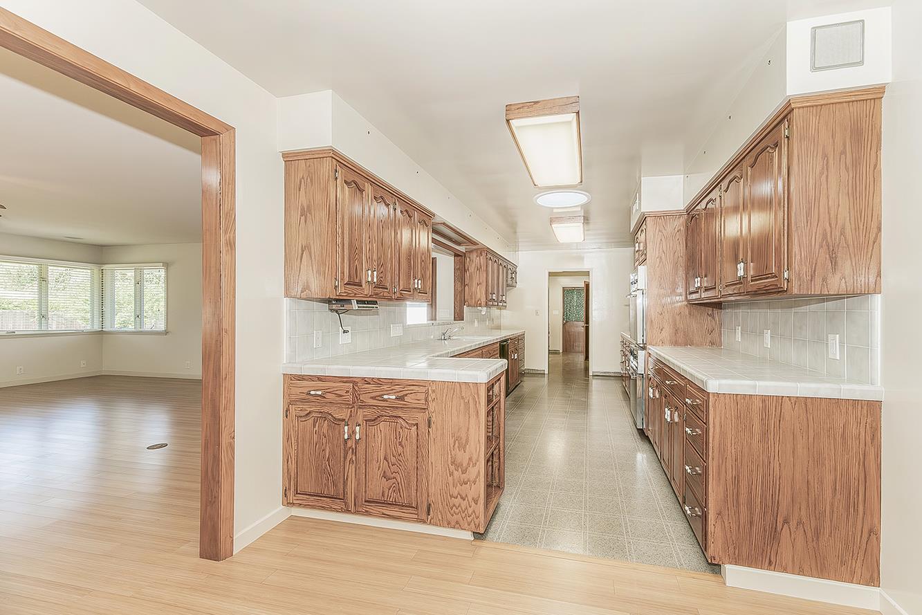 5903 E Butler Ave, Fresno, CA 93727