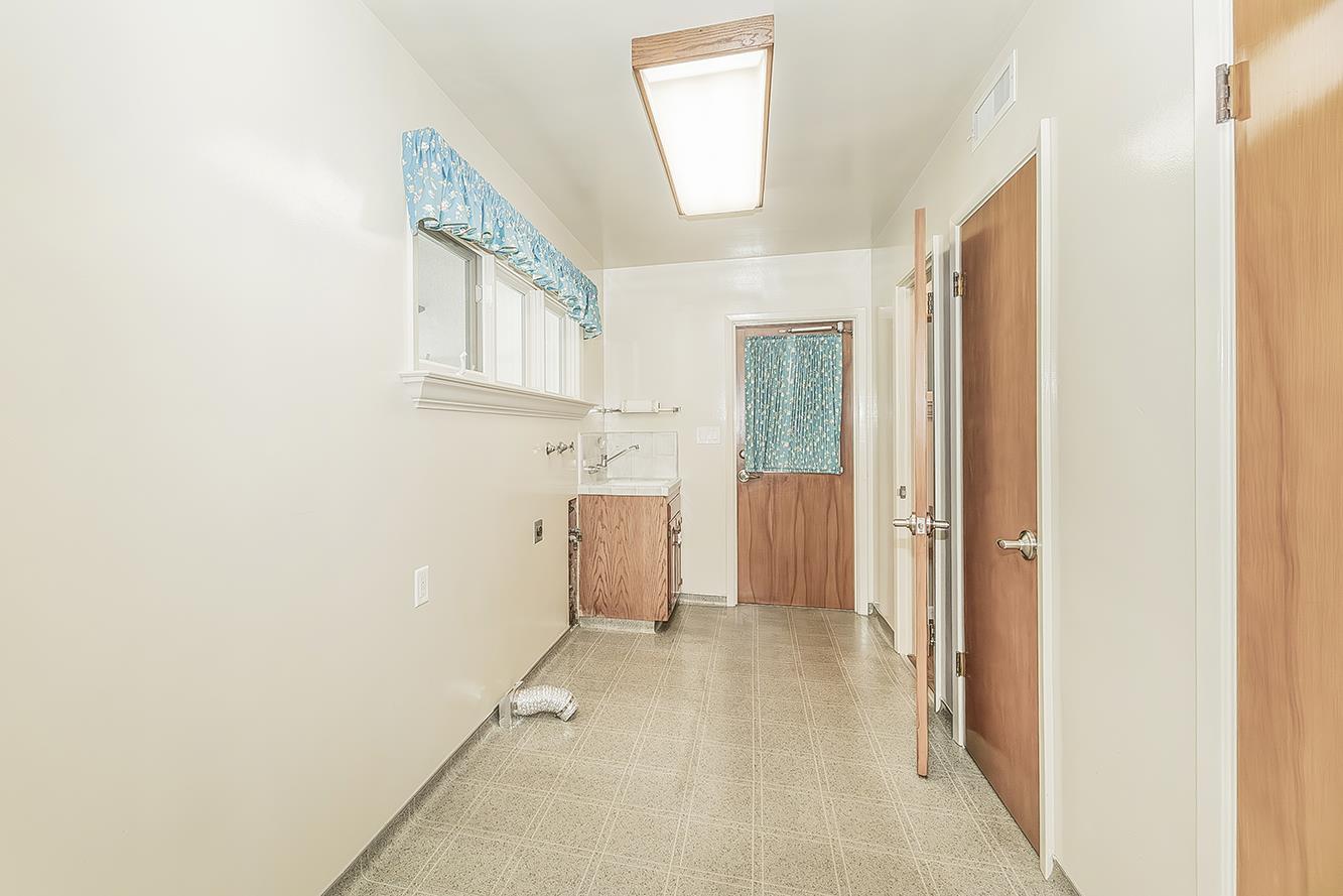 5903 E Butler Ave, Fresno, CA 93727