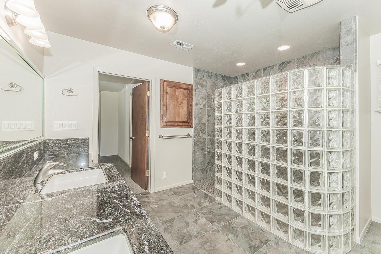 5903 E Butler Ave, Fresno, CA 93727