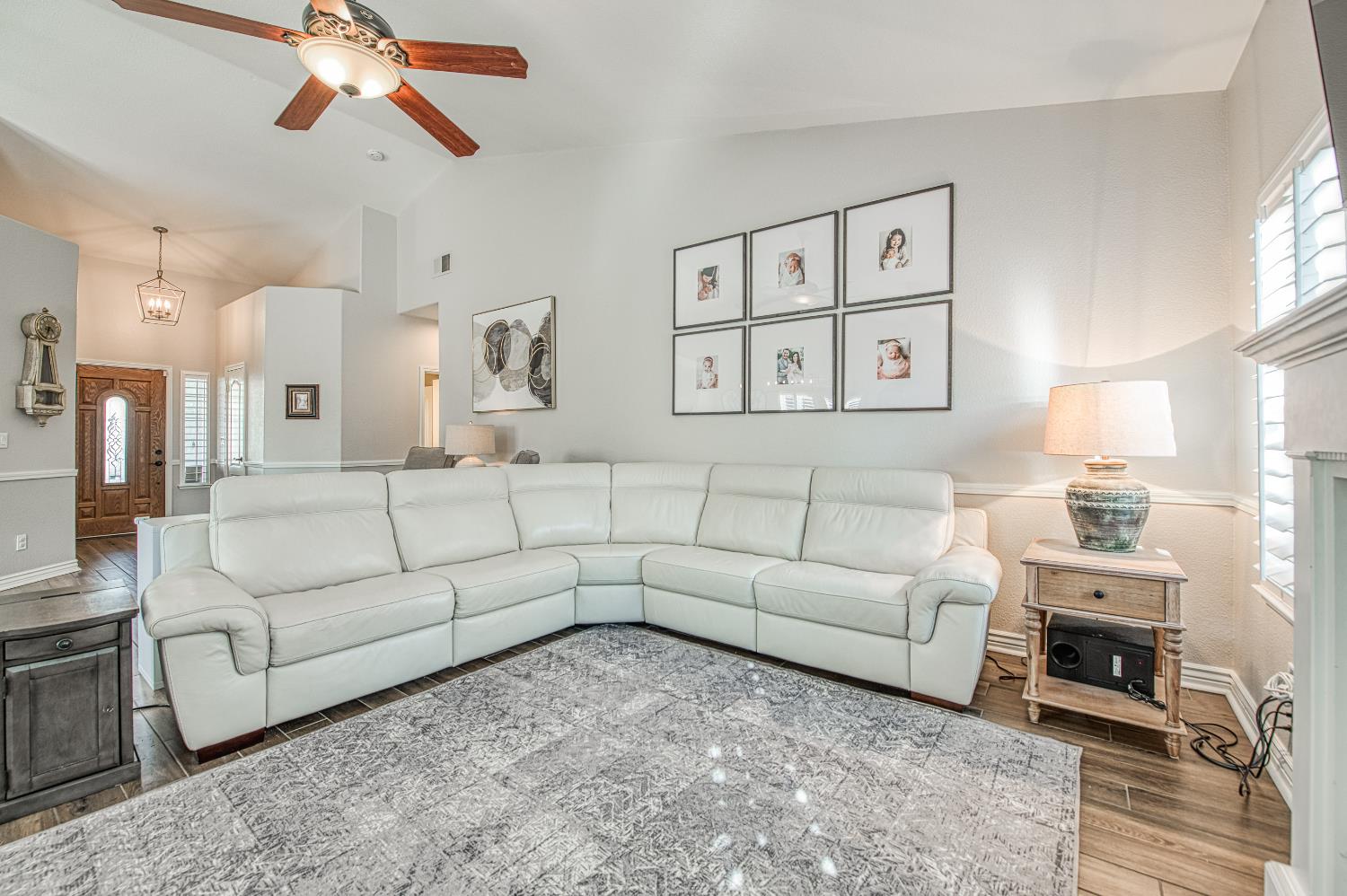 290 W Loyola Ave, Clovis, CA 93619