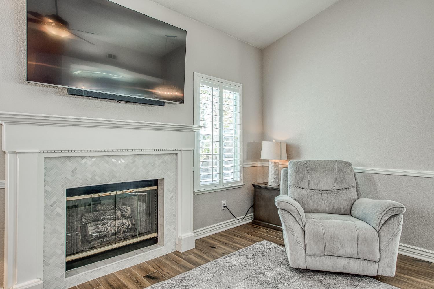 290 W Loyola Ave, Clovis, CA 93619