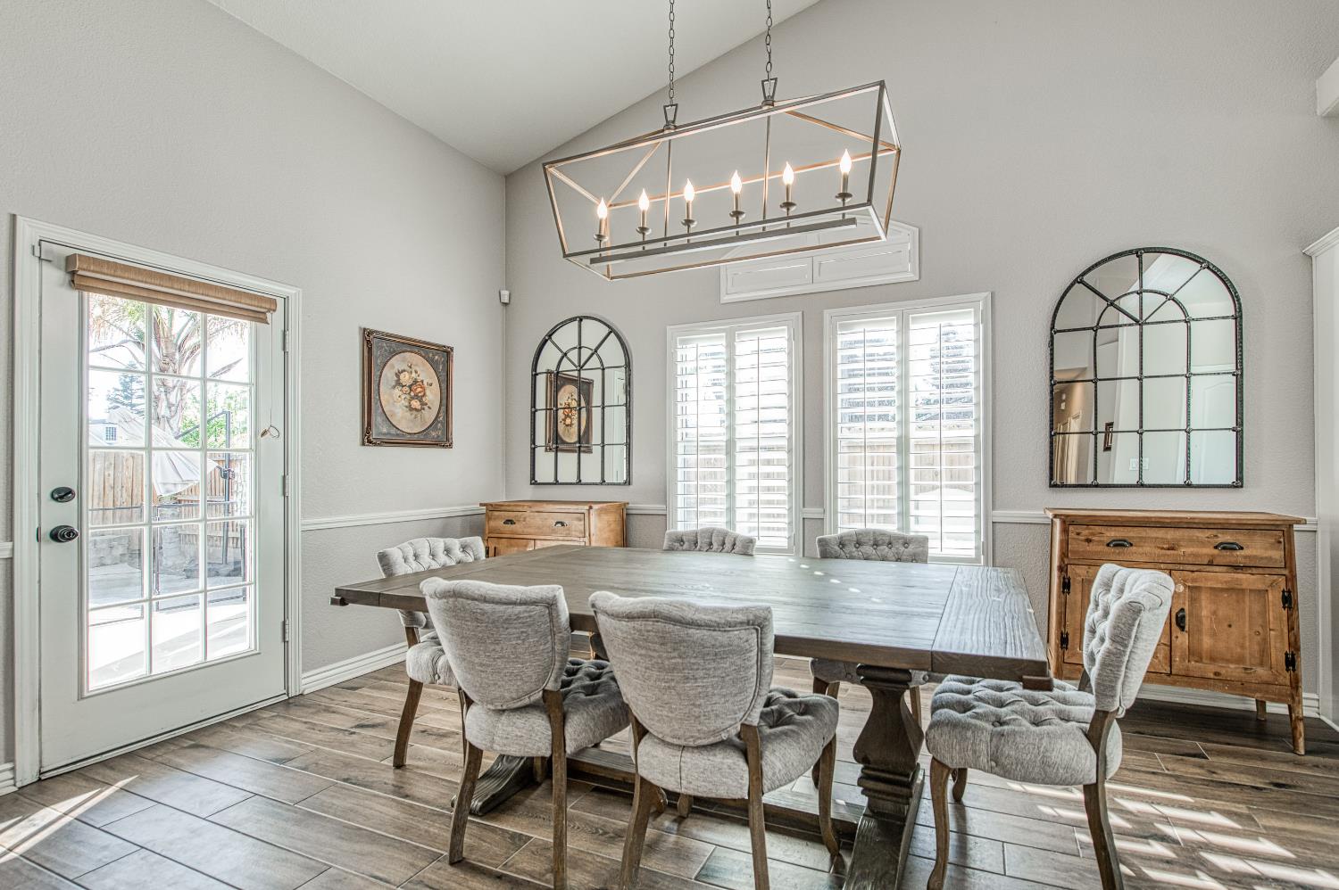 290 W Loyola Ave, Clovis, CA 93619