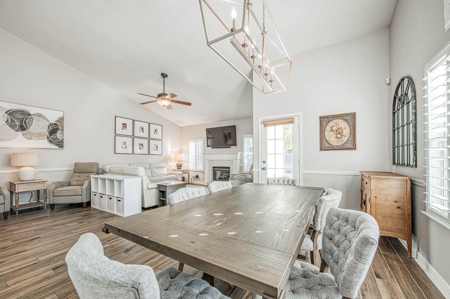 290 W Loyola Ave, Clovis, CA 93619