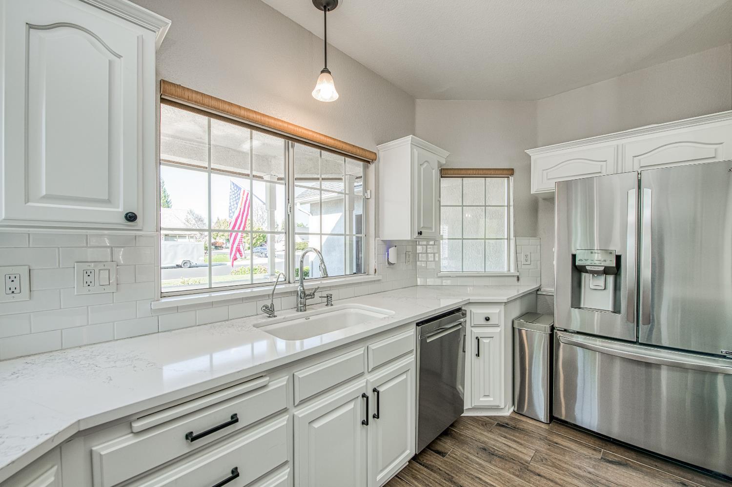 290 W Loyola Ave, Clovis, CA 93619