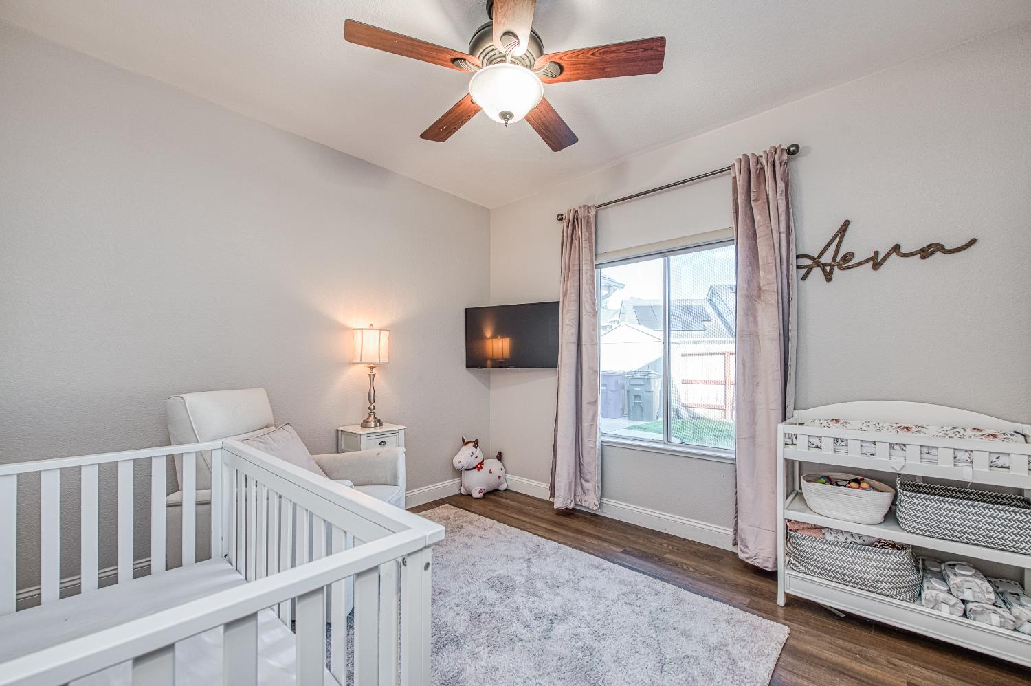 290 W Loyola Ave, Clovis, CA 93619