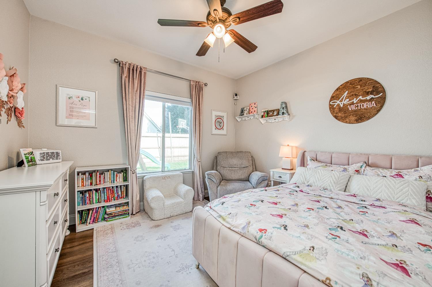 290 W Loyola Ave, Clovis, CA 93619