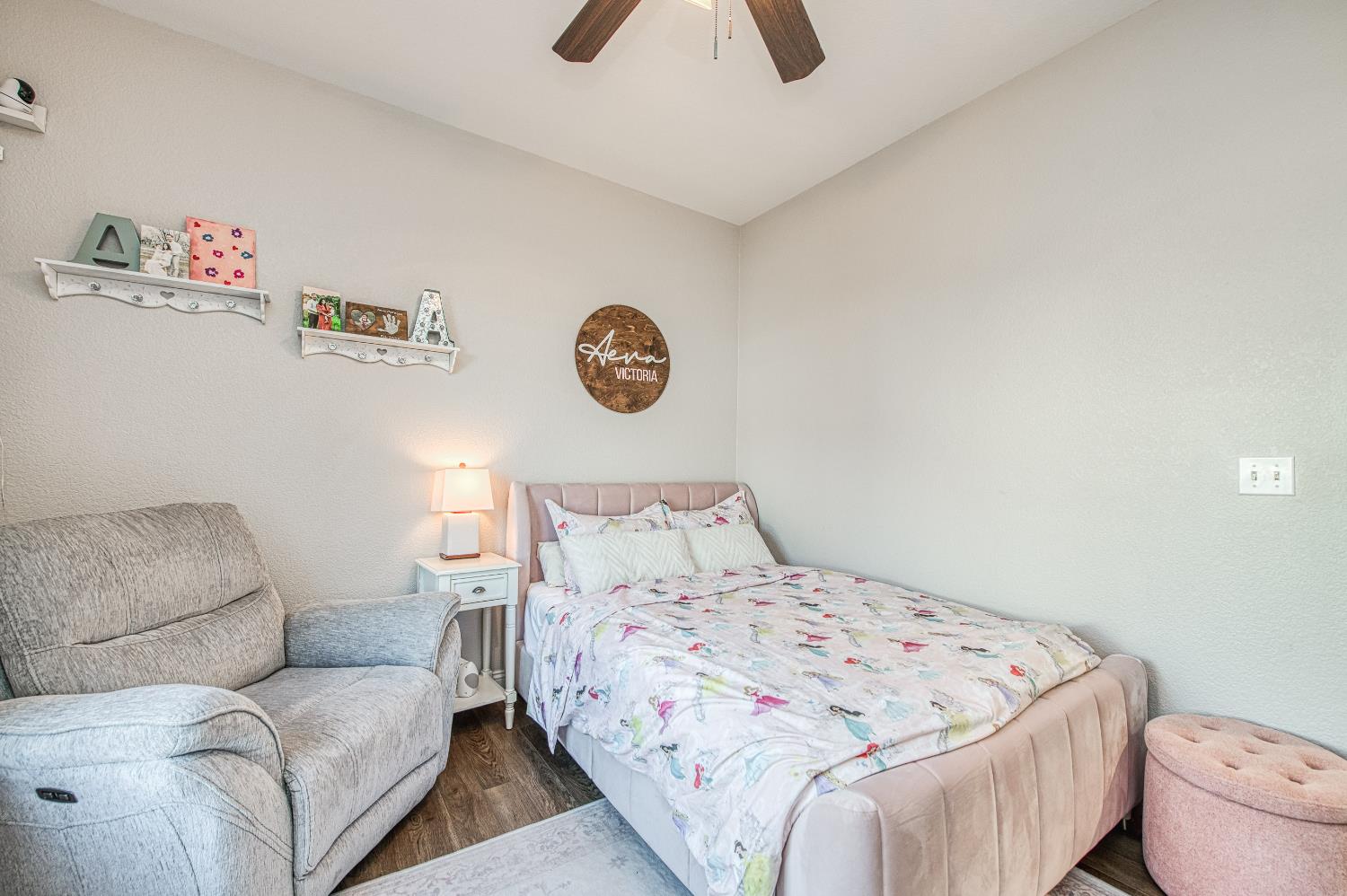 290 W Loyola Ave, Clovis, CA 93619