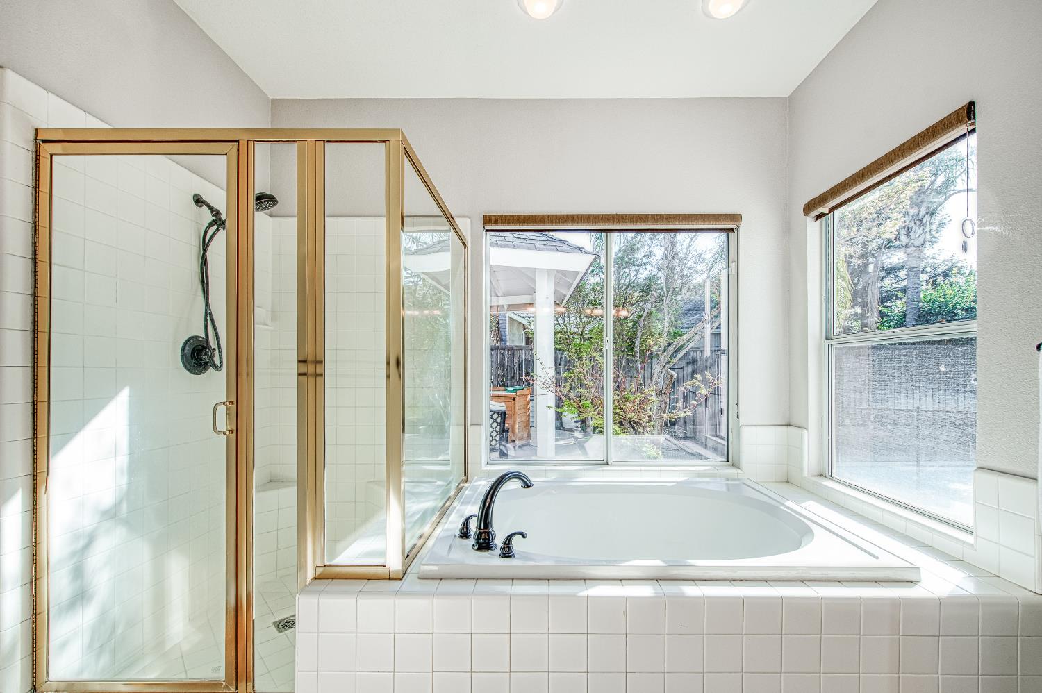 290 W Loyola Ave, Clovis, CA 93619