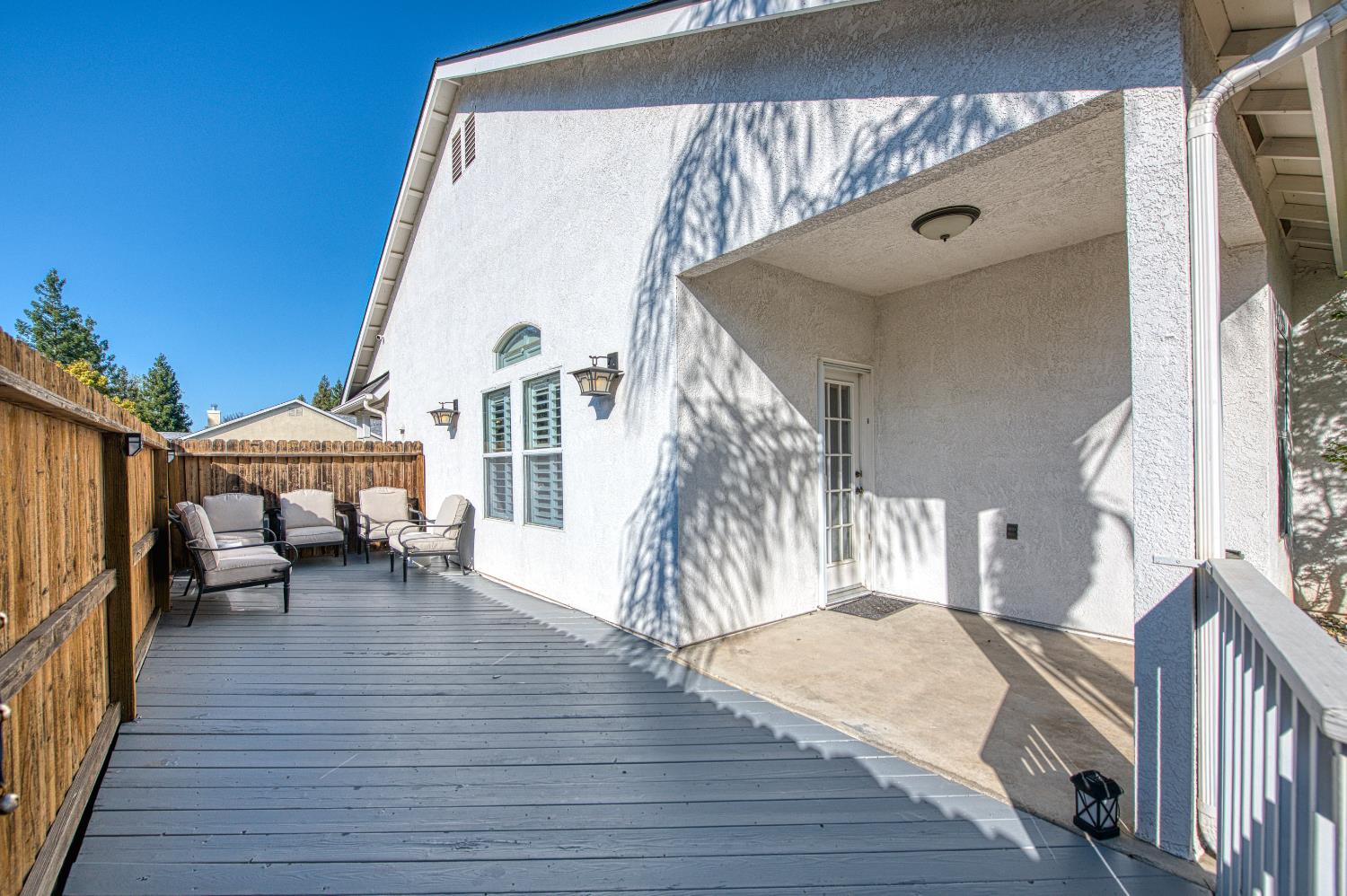 290 W Loyola Ave, Clovis, CA 93619