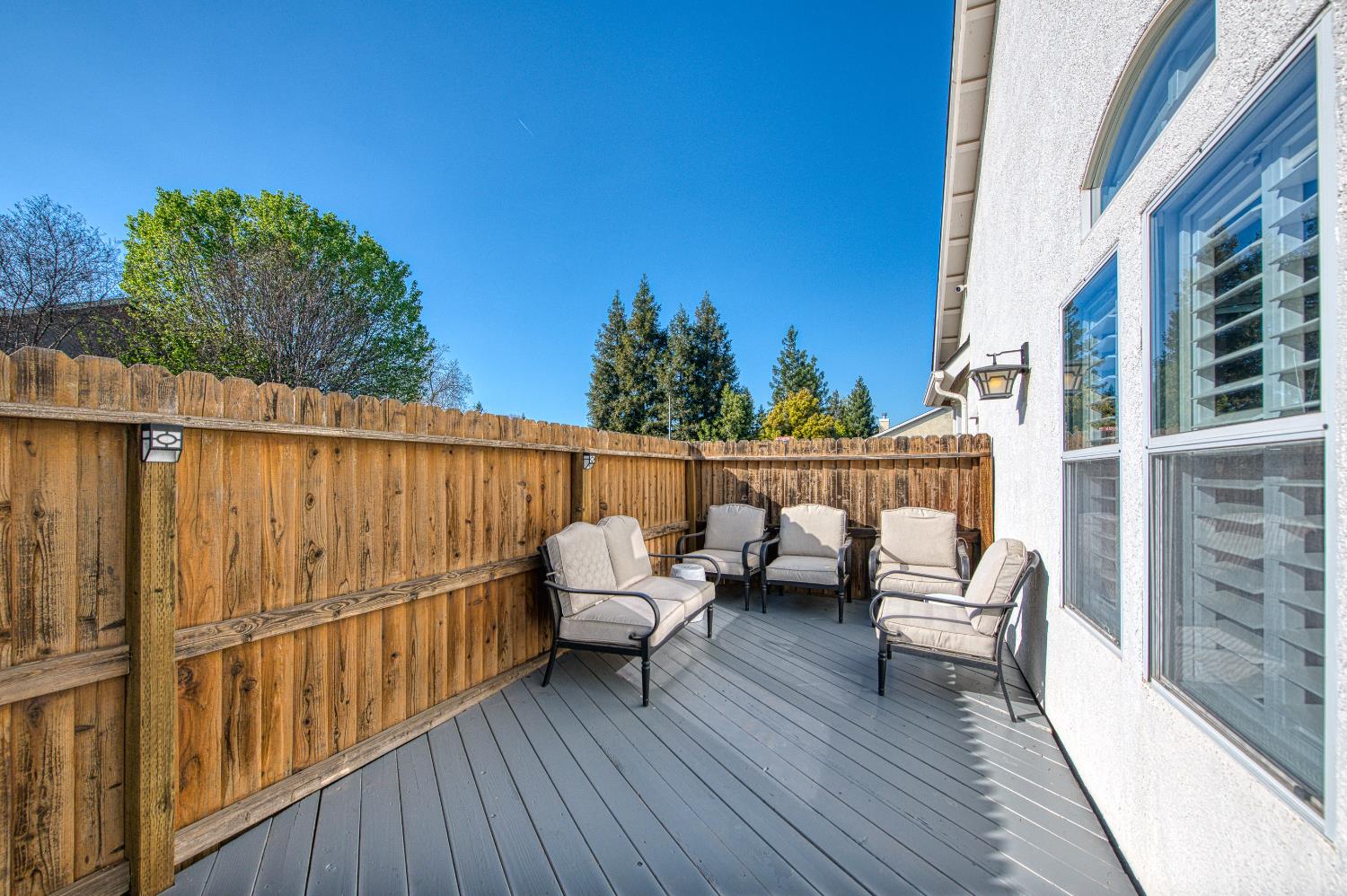 290 W Loyola Ave, Clovis, CA 93619