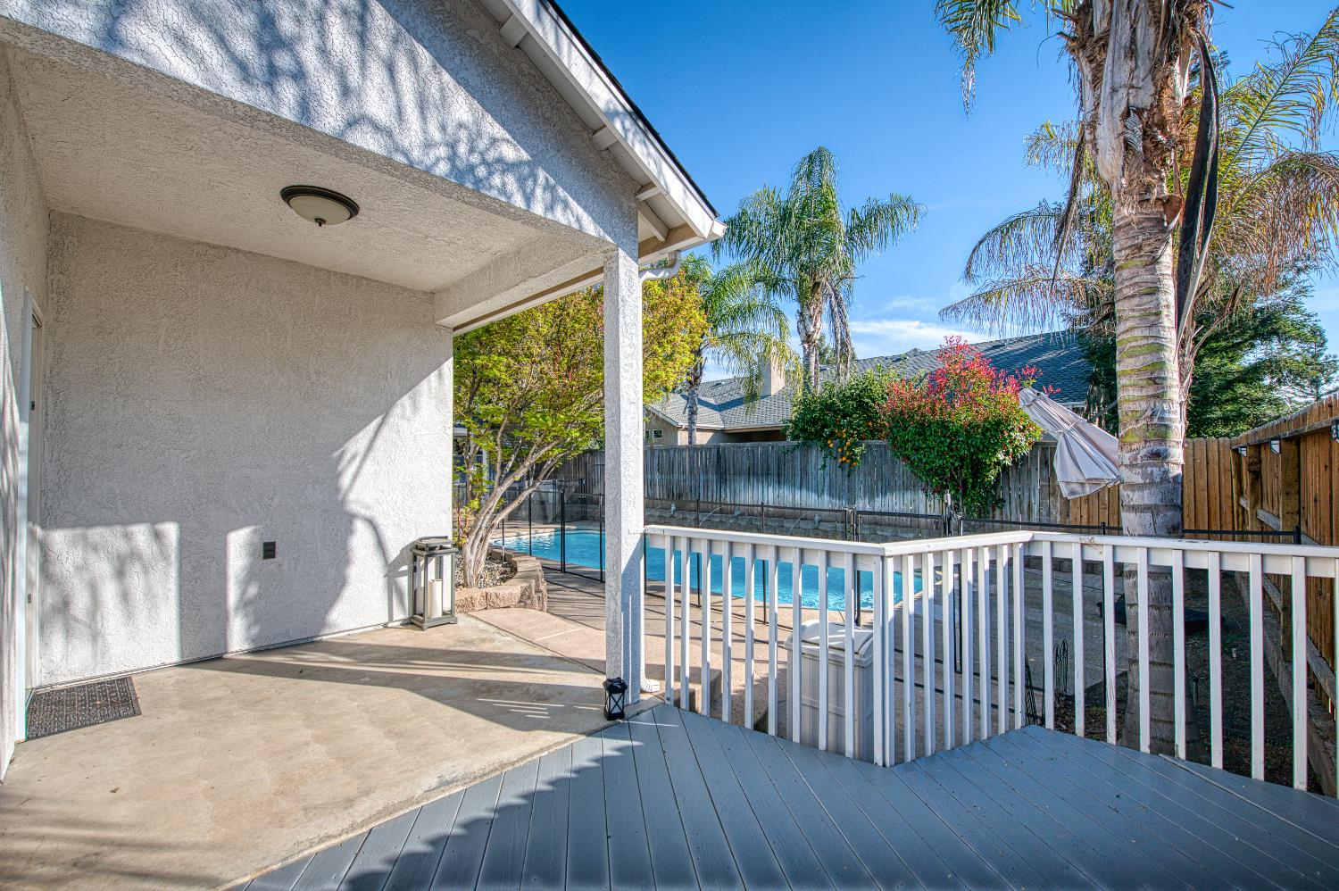 290 W Loyola Ave, Clovis, CA 93619