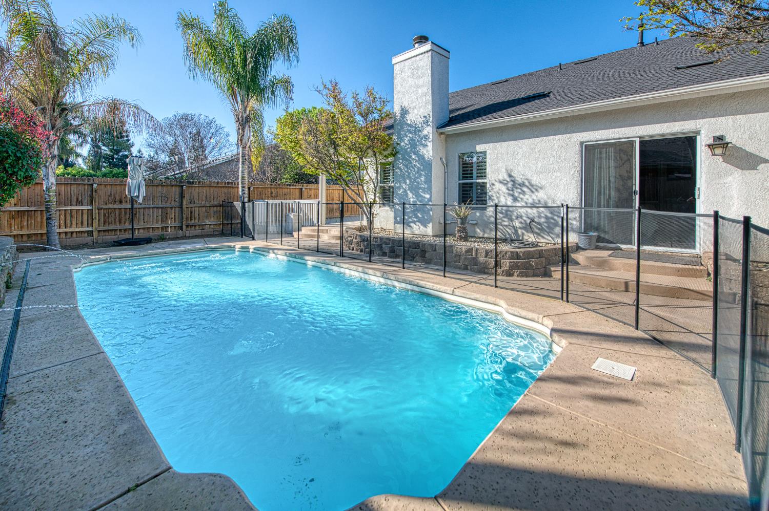 290 W Loyola Ave, Clovis, CA 93619