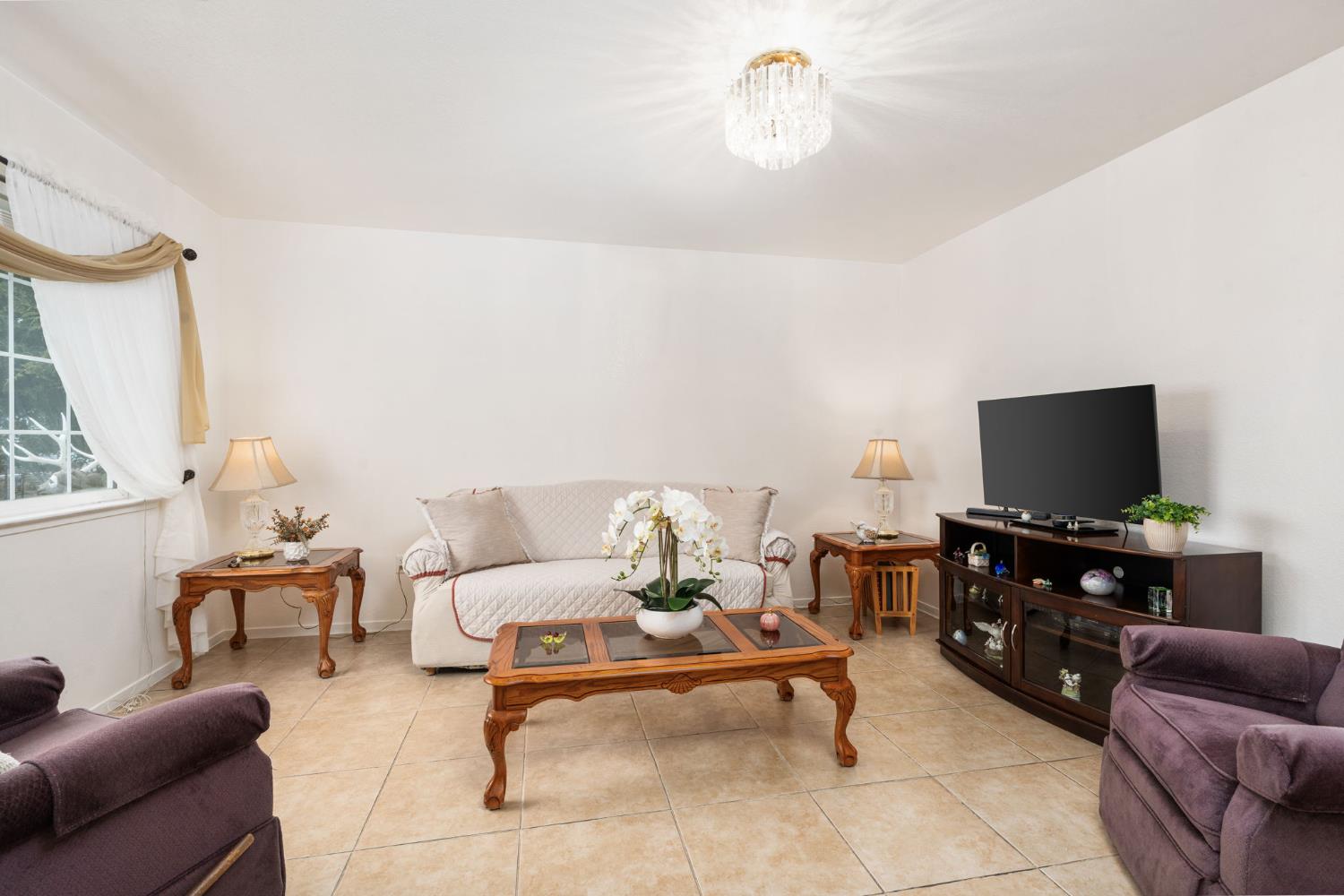 23663 Las Palmas Ave, Madera, CA 93637