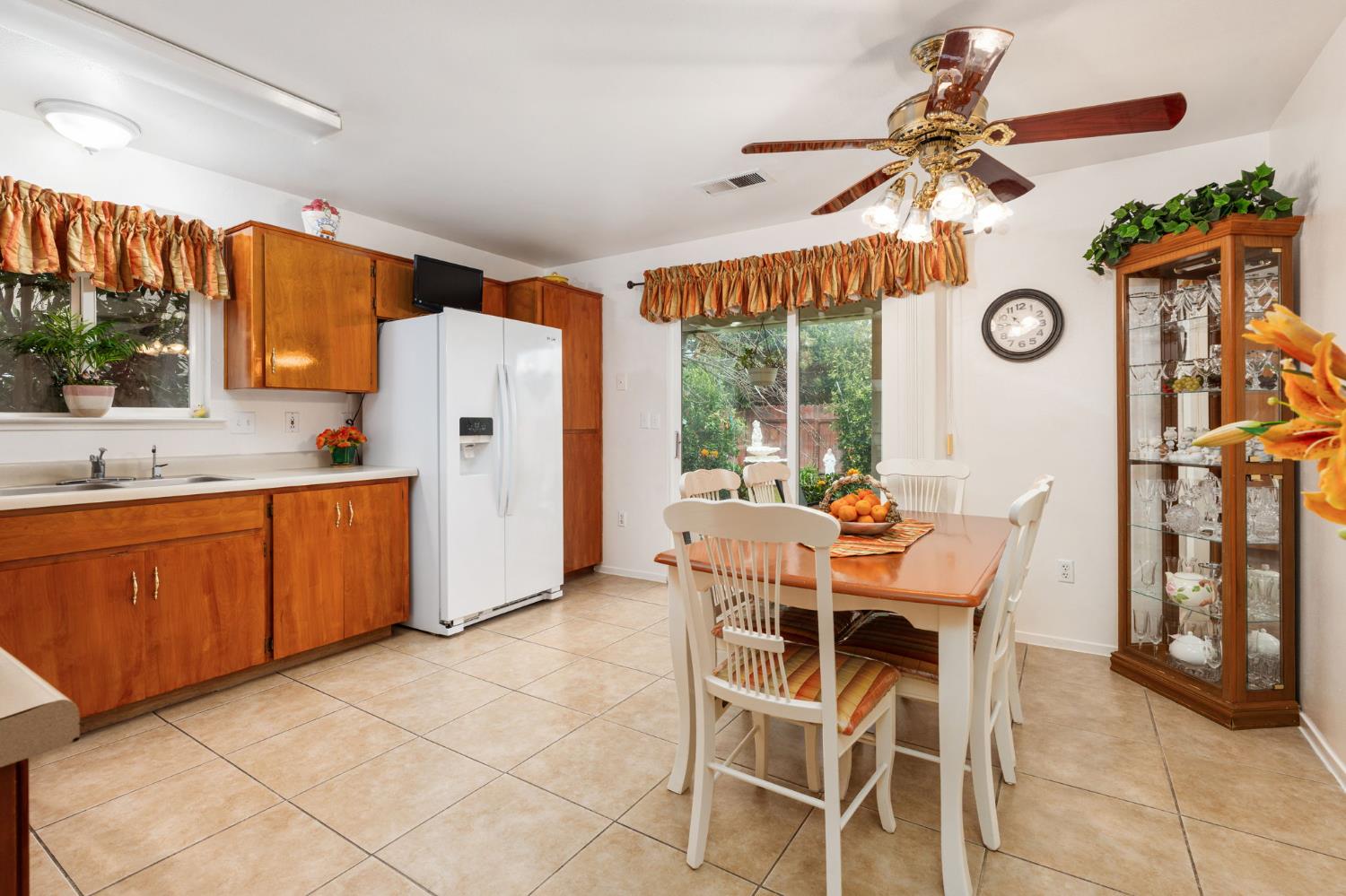 23663 Las Palmas Ave, Madera, CA 93637