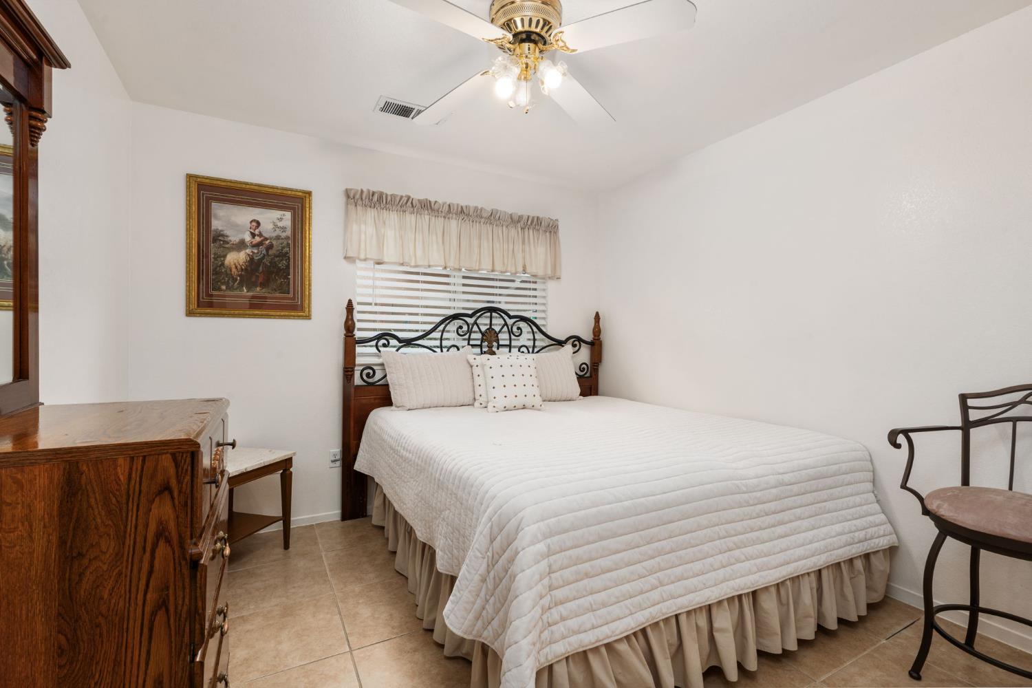 23663 Las Palmas Ave, Madera, CA 93637