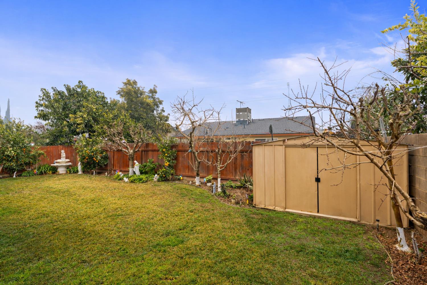 23663 Las Palmas Ave, Madera, CA 93637